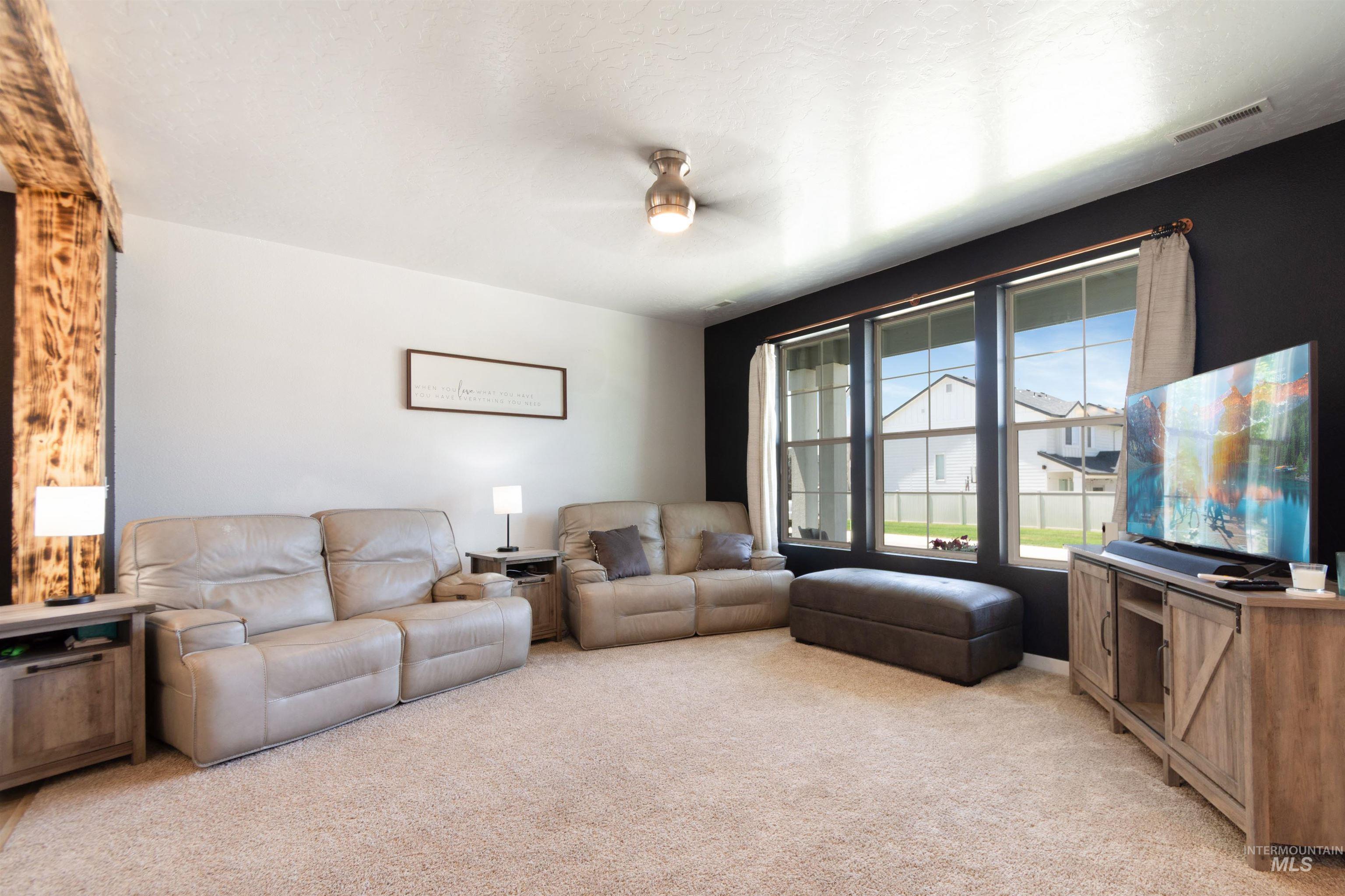 172 S Echo Canyon Ave Property Photo 8