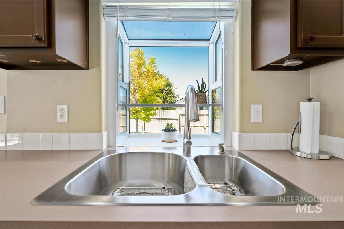 3804 Stonehedge Way Property Photo 4