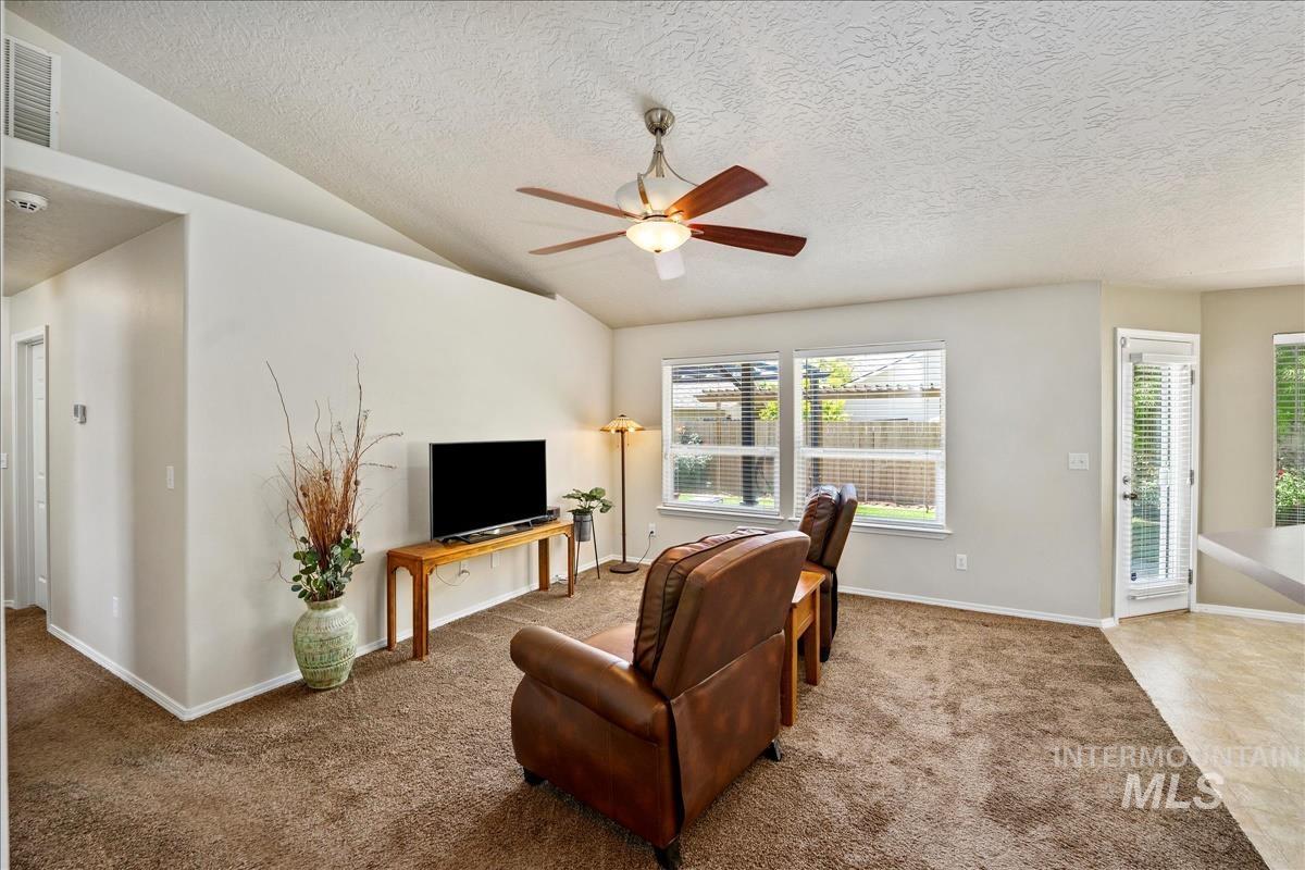 3804 Stonehedge Way Property Photo 8