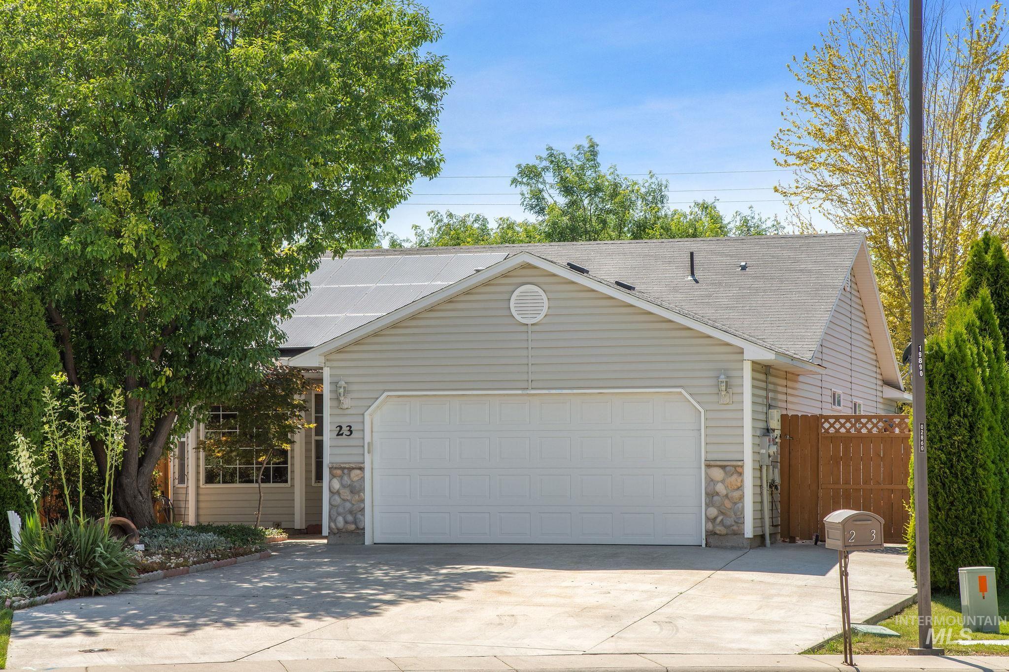 23 N Saffron Property Photo 1