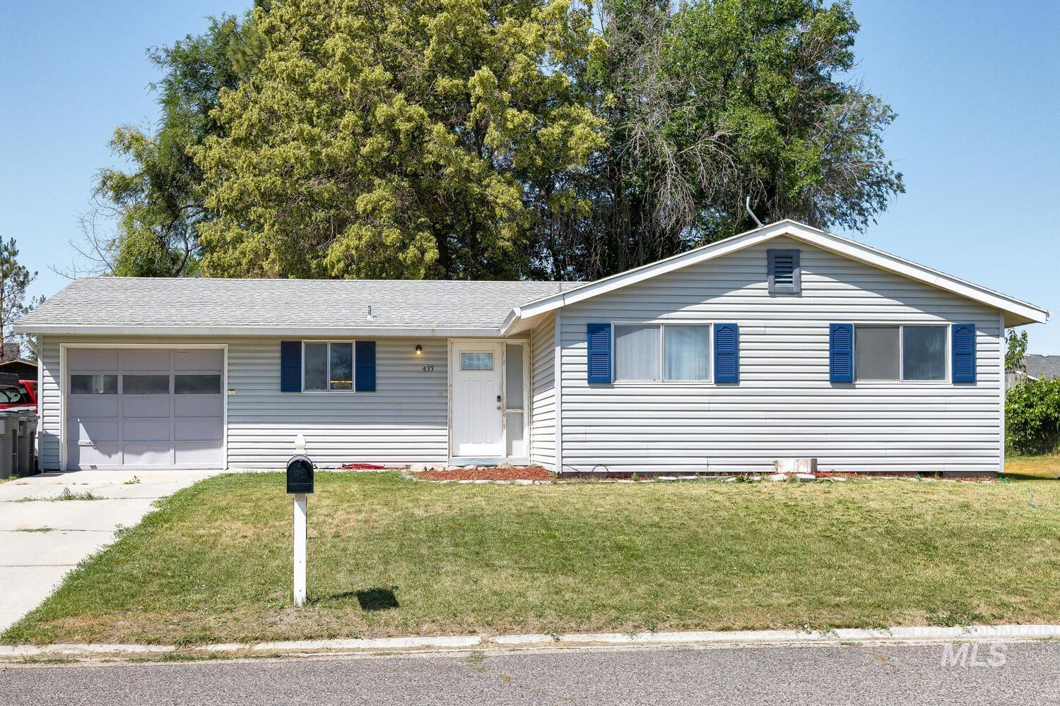 433 Mountain View Dr Property Photo 1