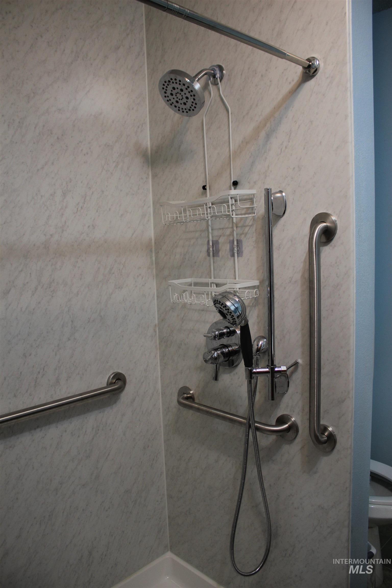 1034 Greencreek Road Property Photo 12