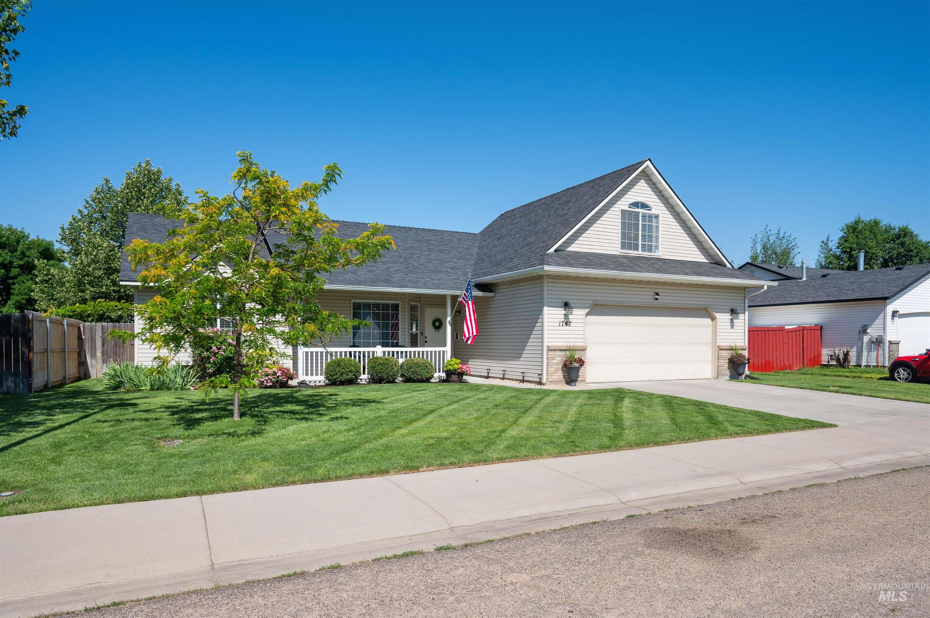 1747 N Spike Ave. Property Photo 1