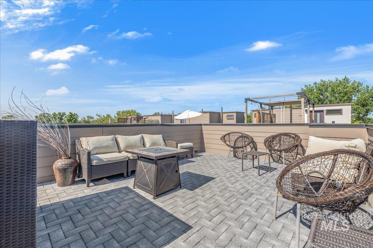 2775 W Stewart Ave