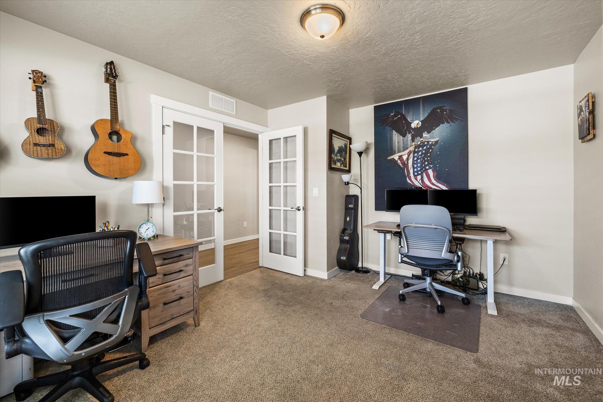 3175 N Greengate Property Photo 4
