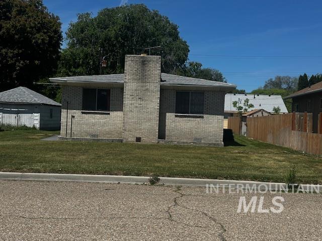 507 21st Ave S Property Photo 1