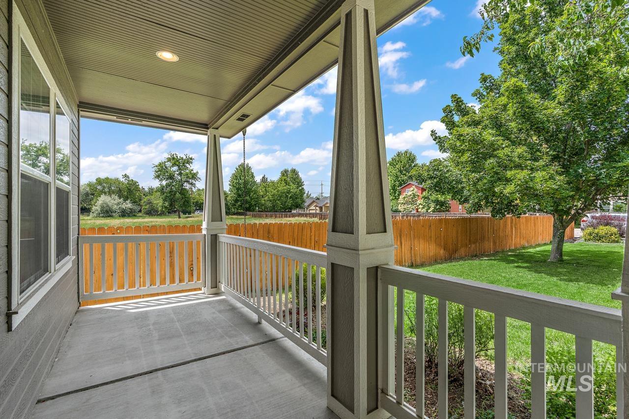 7219 W Tobi Court Property Photo 4