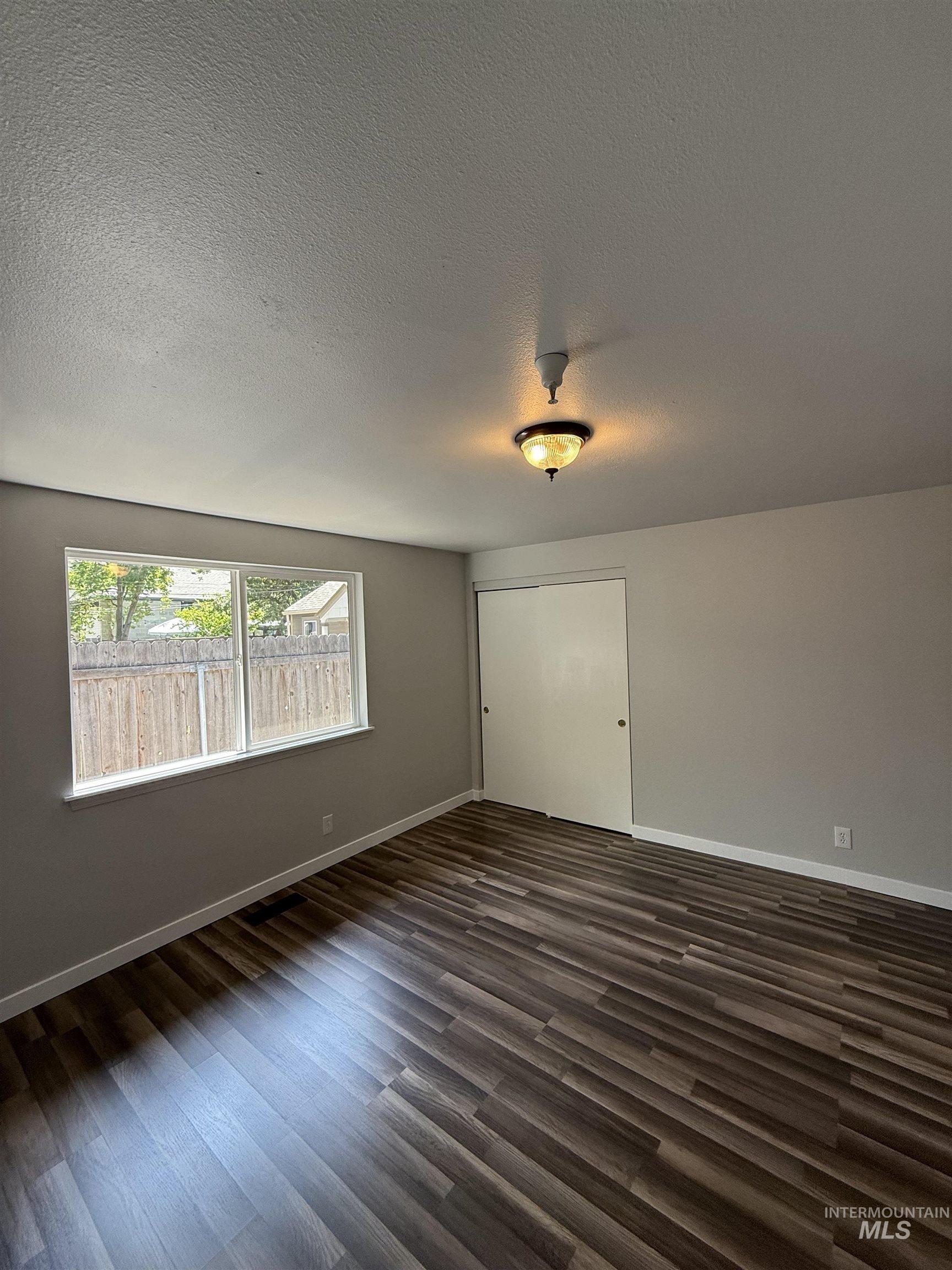 2113 W Jefferson St Property Photo 26
