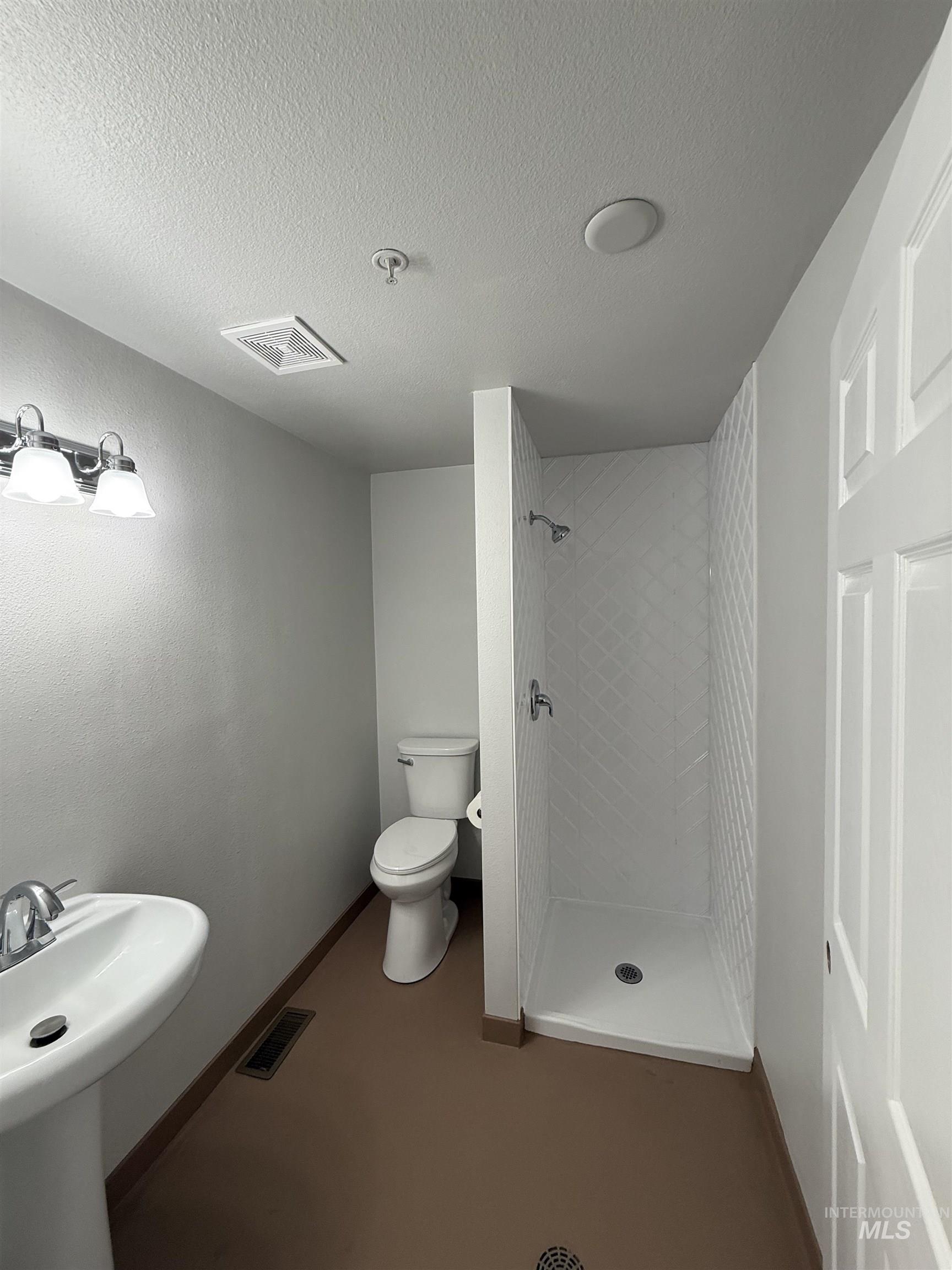 2113 W Jefferson St Property Photo 40