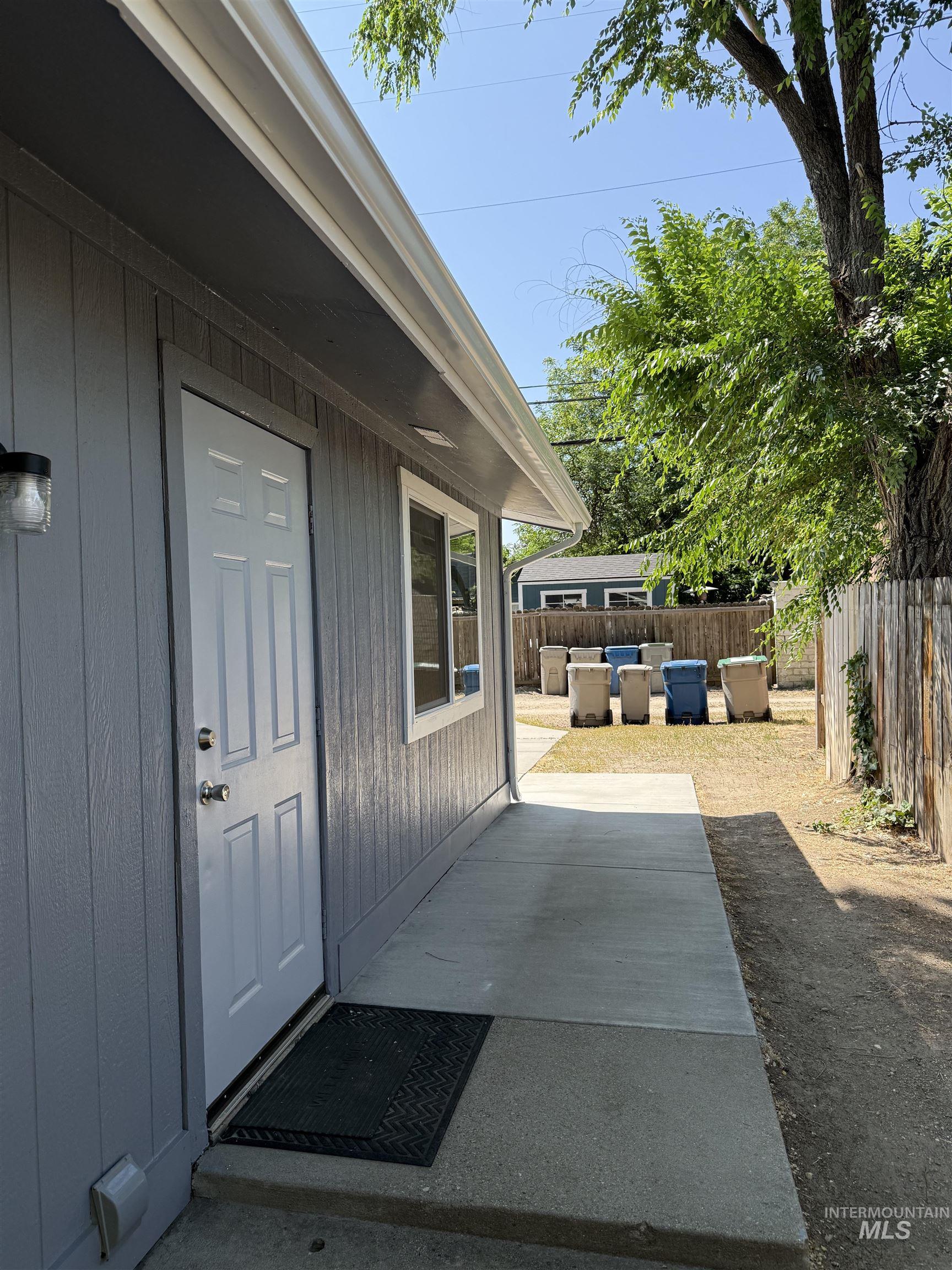 2113 W Jefferson St Property Photo 45