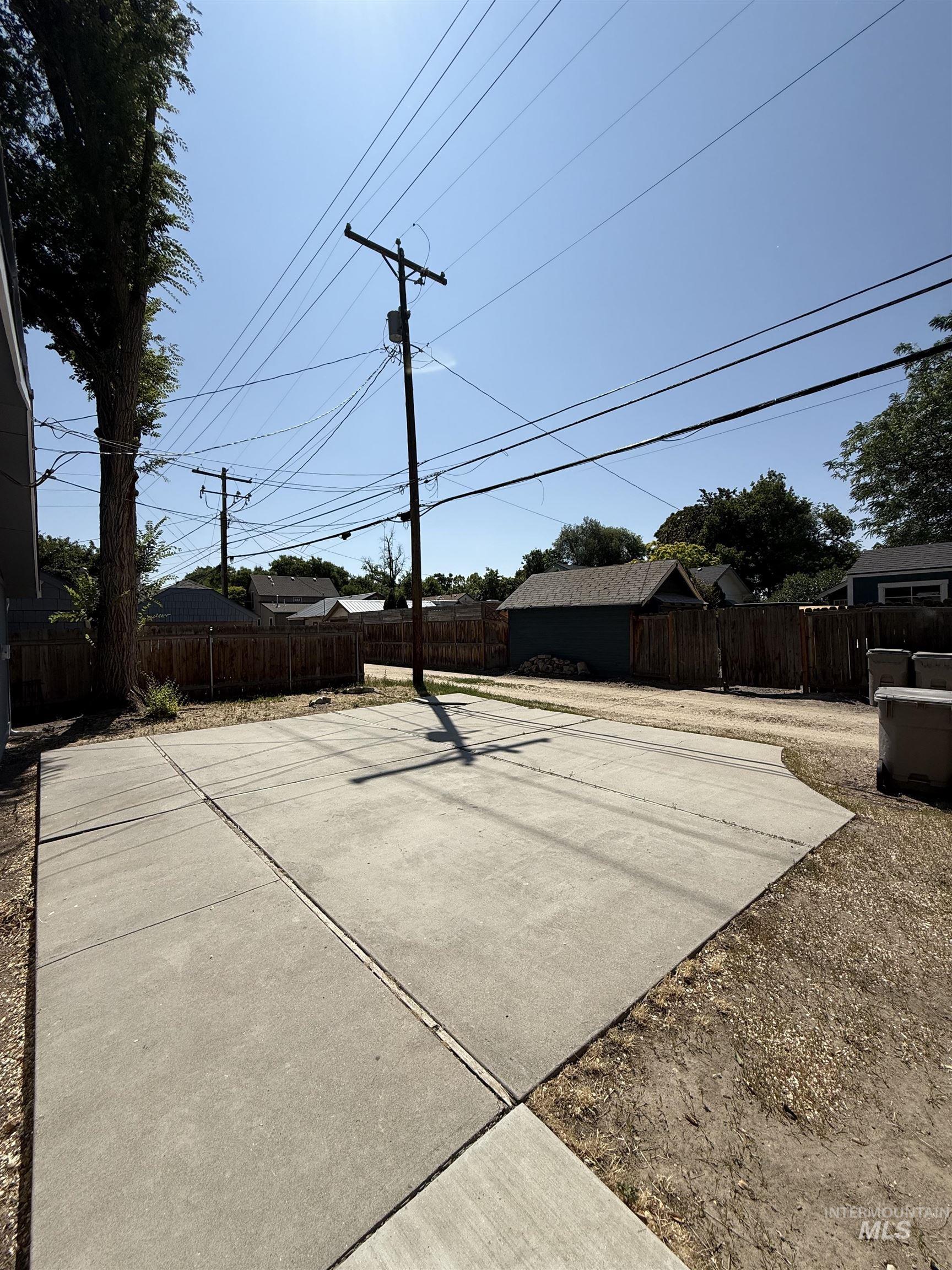 2113 W Jefferson St Property Photo 46