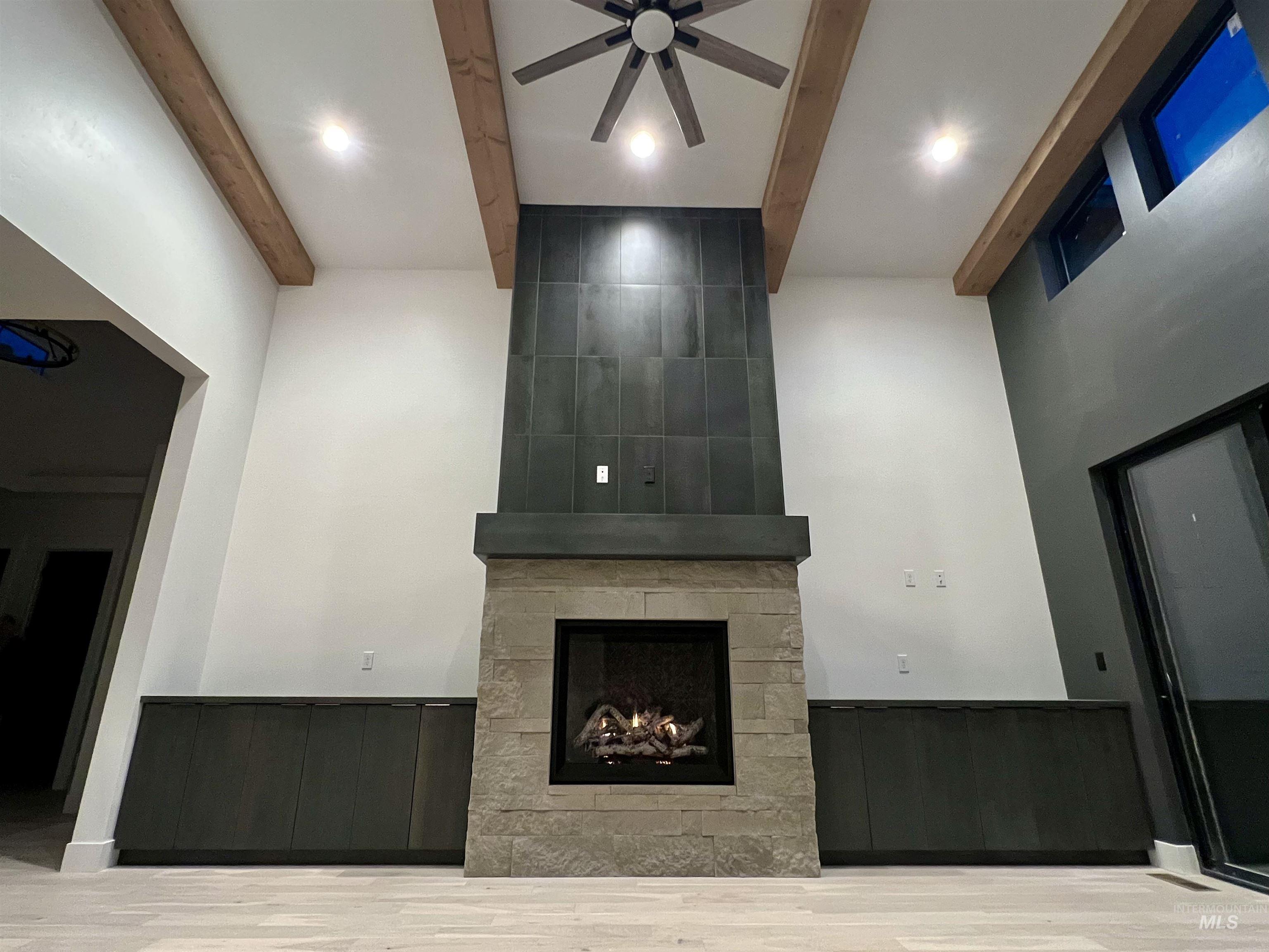 3839 Village Loop Property Photo 6