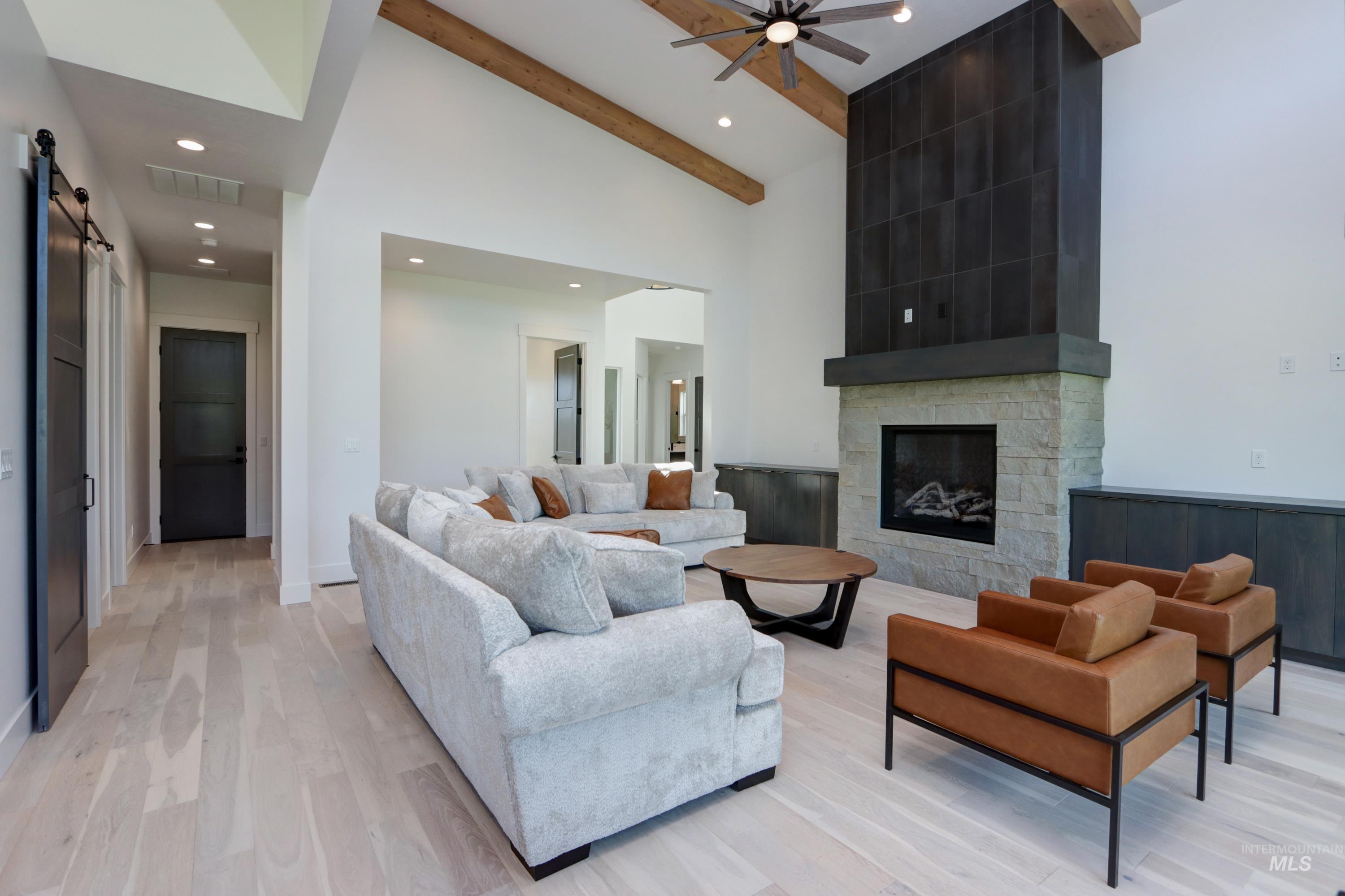 3839 Village Loop Property Photo 8