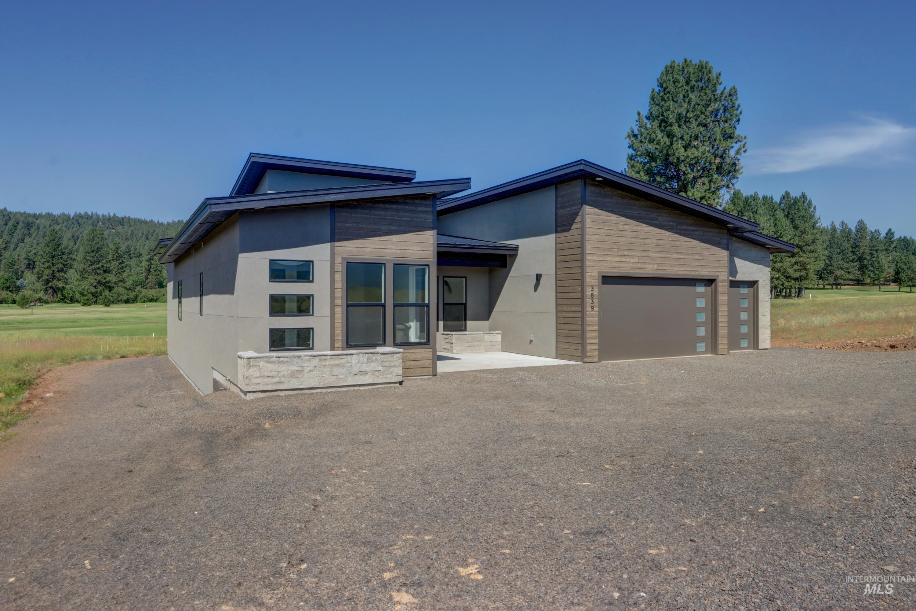 3839 Village Loop Property Photo 15