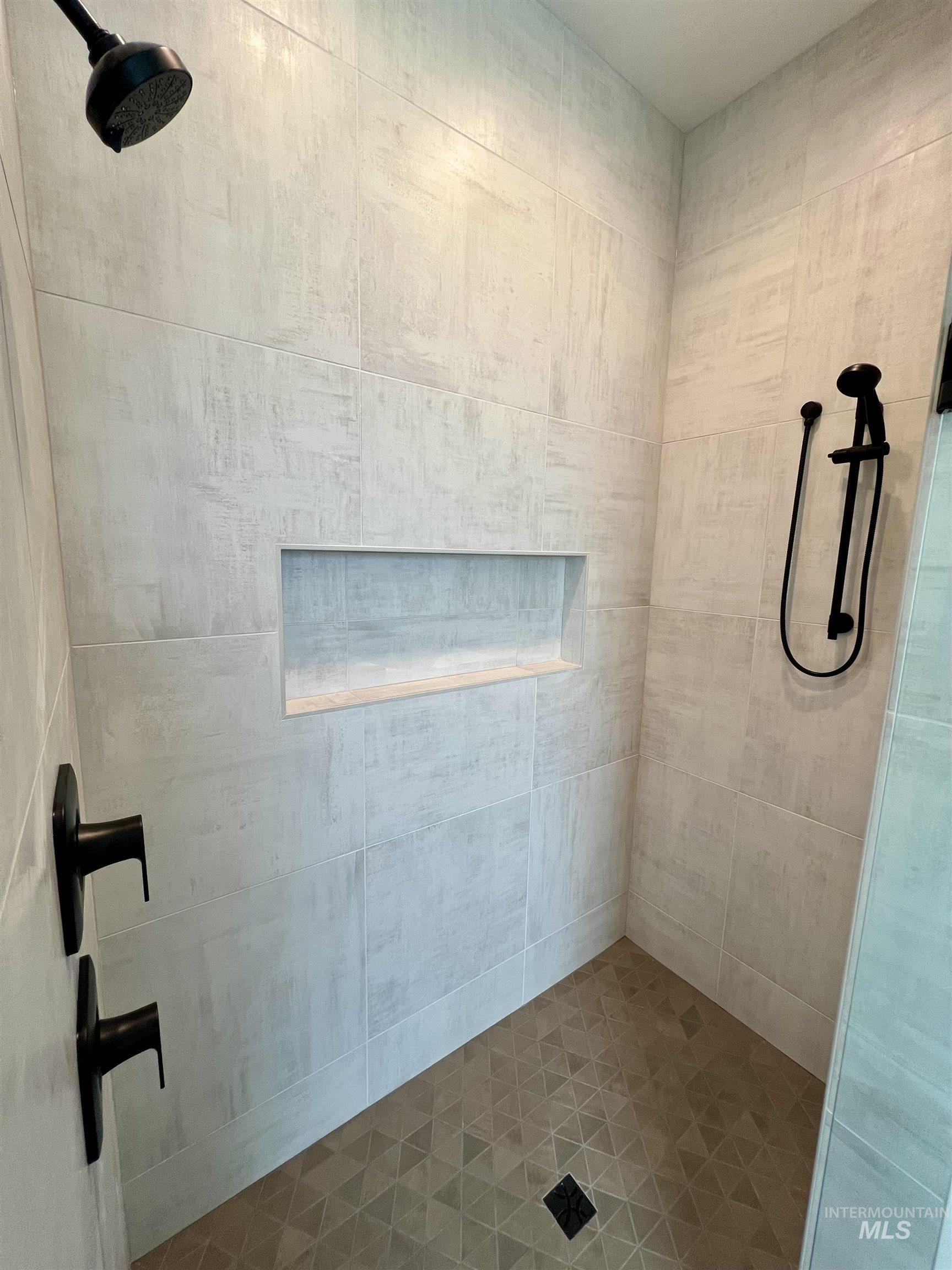 3839 Village Loop Property Photo 24