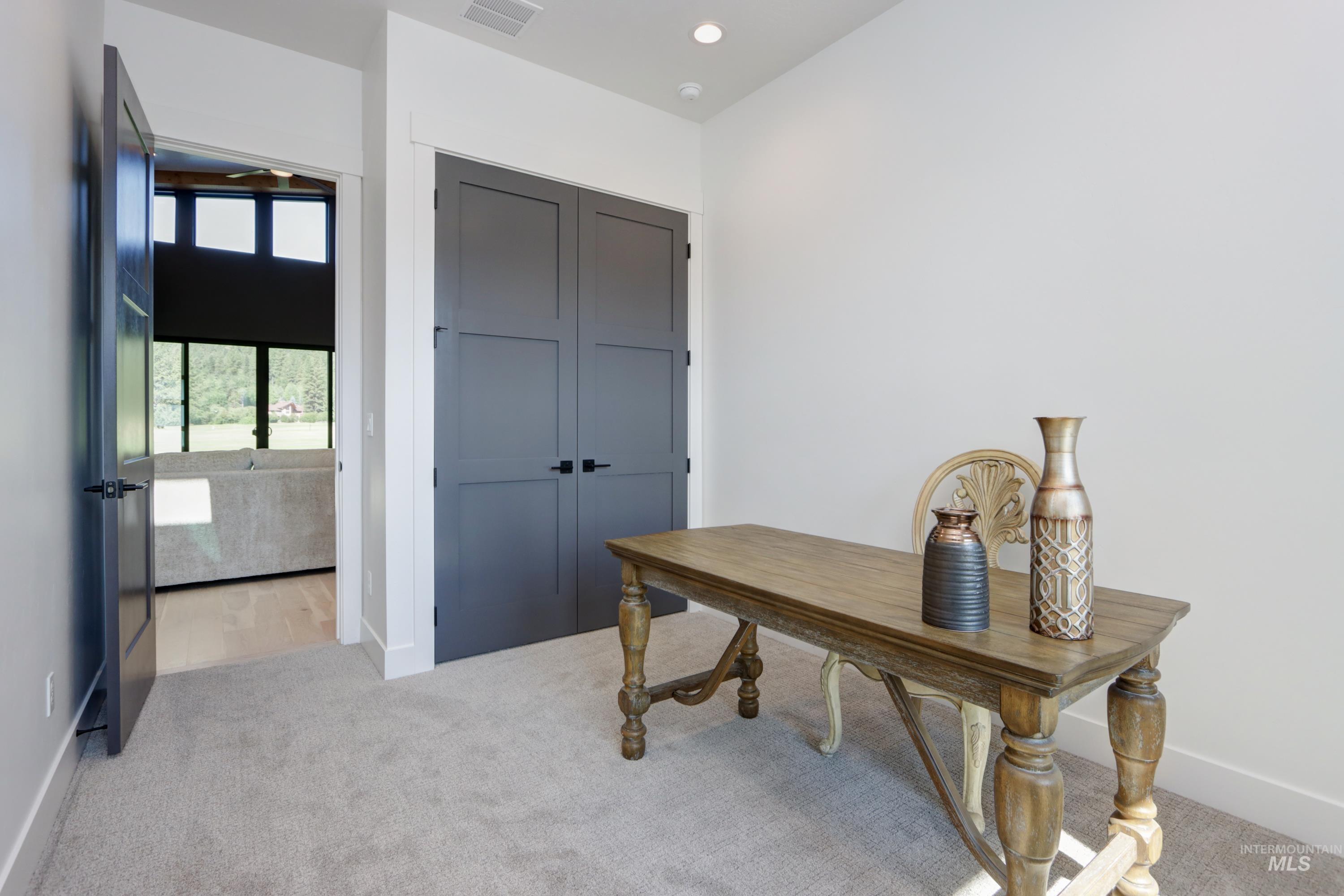 3839 Village Loop Property Photo 29