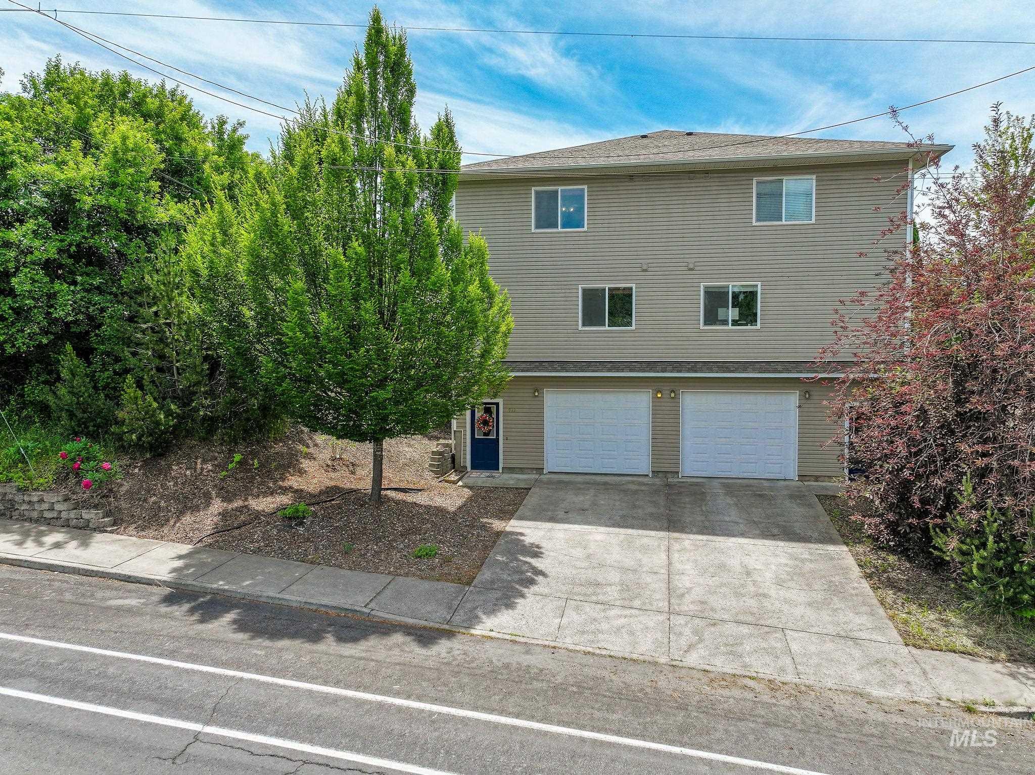 933 Public Avenue Property Photo 3