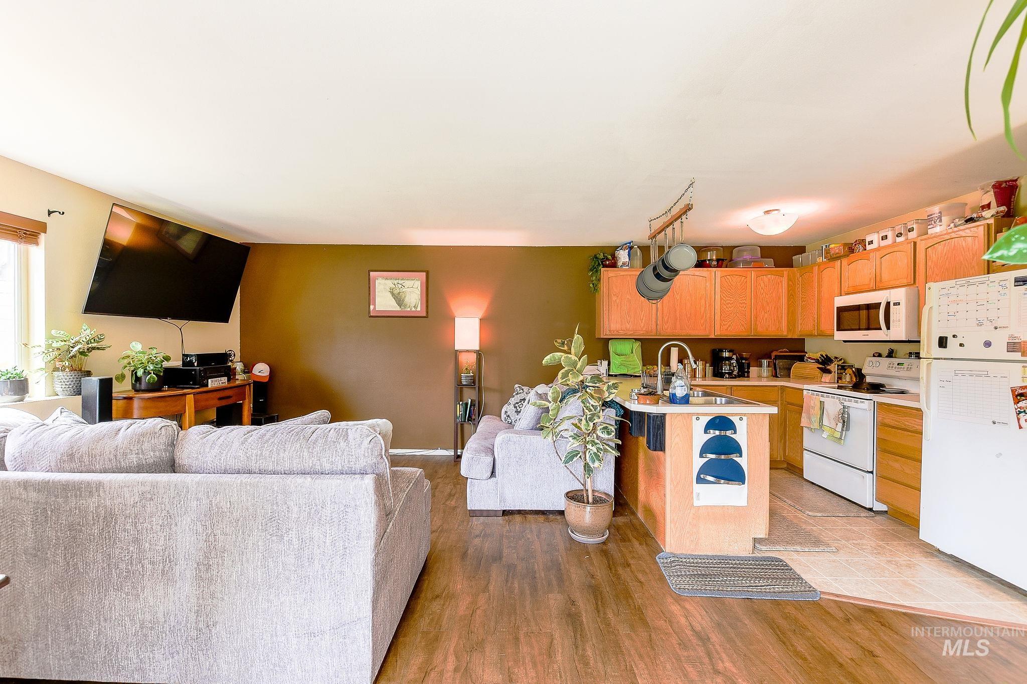 933 Public Avenue Property Photo 17