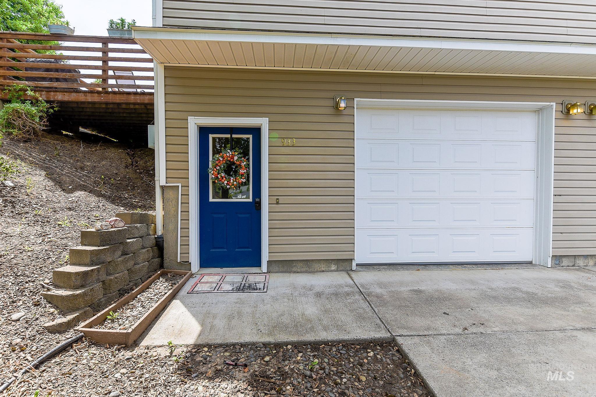 933 Public Avenue Property Photo 32