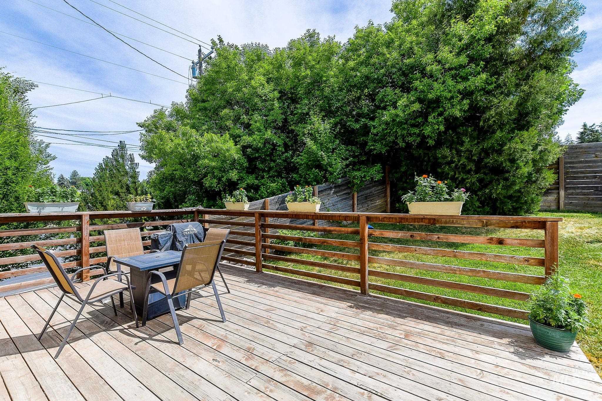 933 Public Avenue Property Photo 36