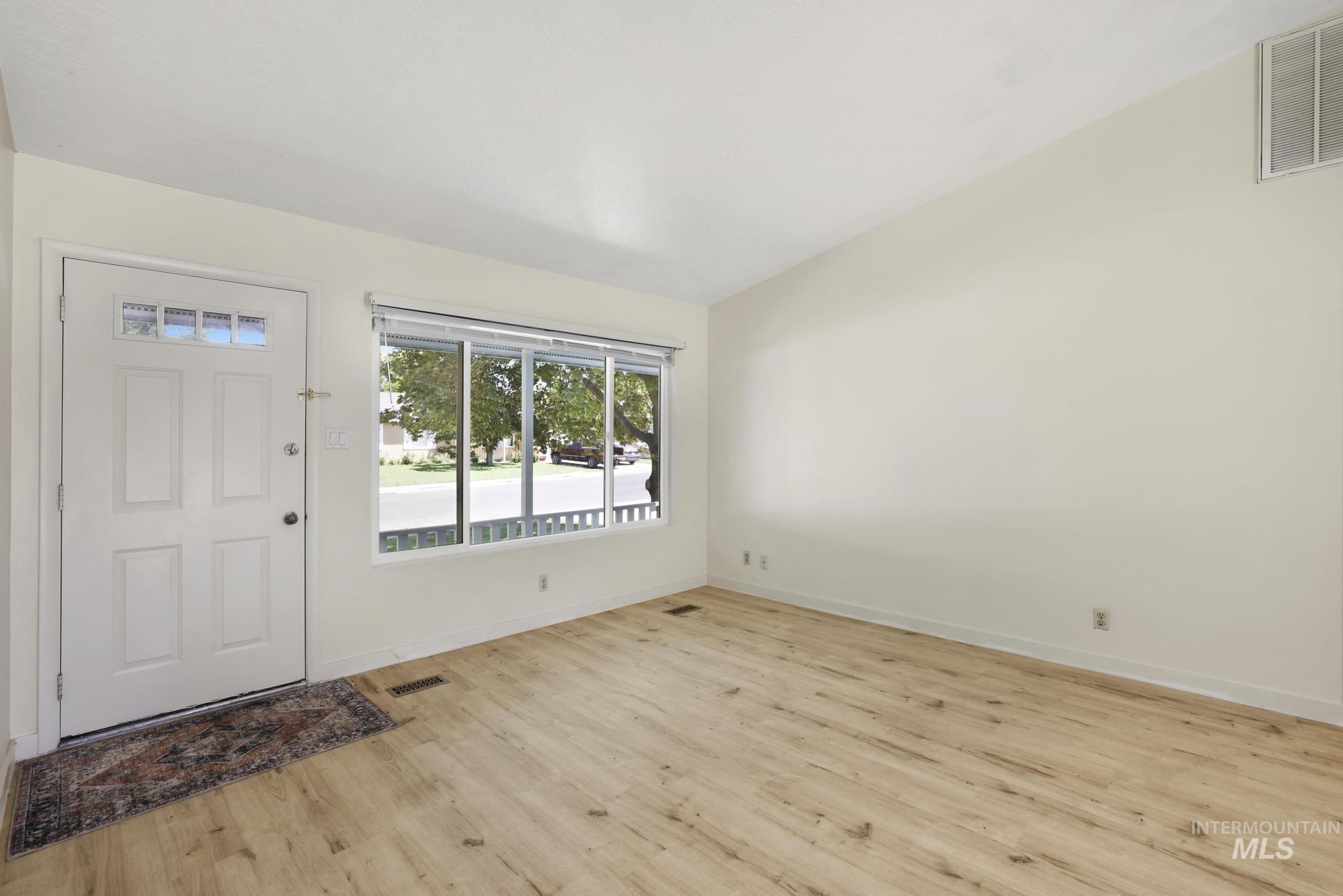 711 Cypress Property Photo 5