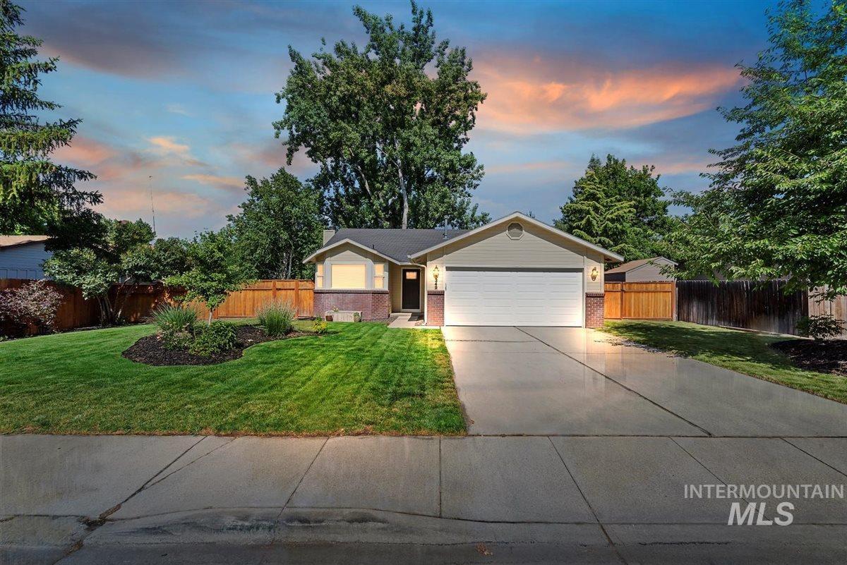 5349 N Turret Way Property Photo 1