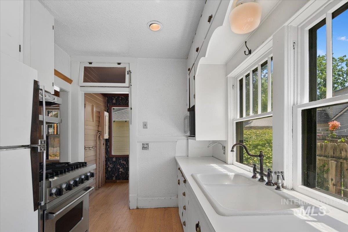 616 N 20th. Property Photo 10