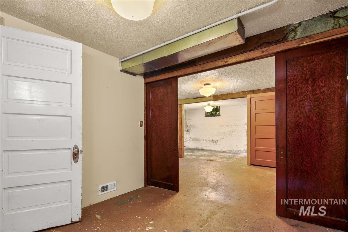 616 N 20th. Property Photo 29
