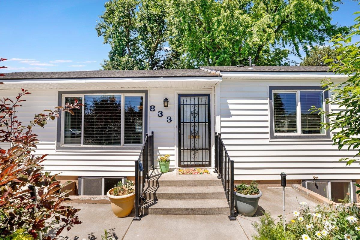 833 Nebraska Property Photo 1