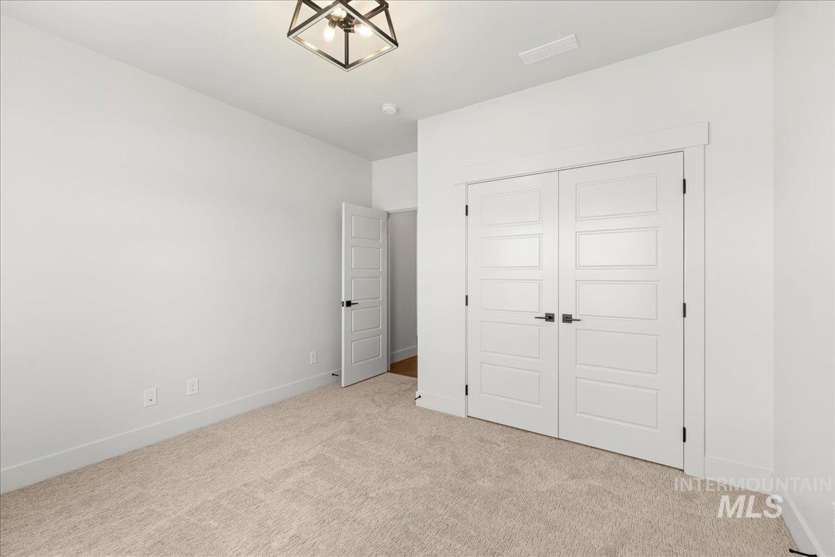 7402 E Newcastle Dr Property Photo 9