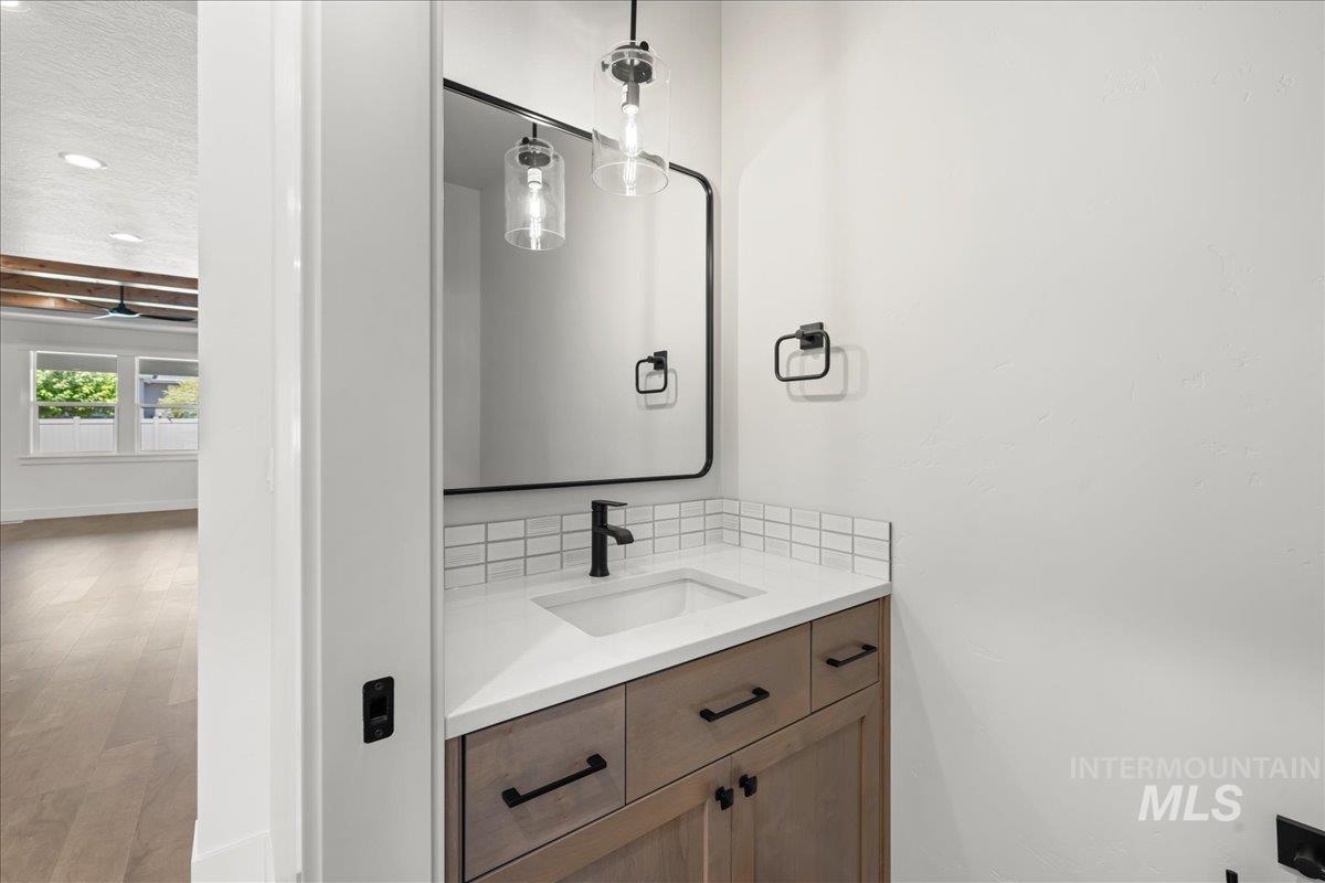 7402 E Newcastle Dr Property Photo 16