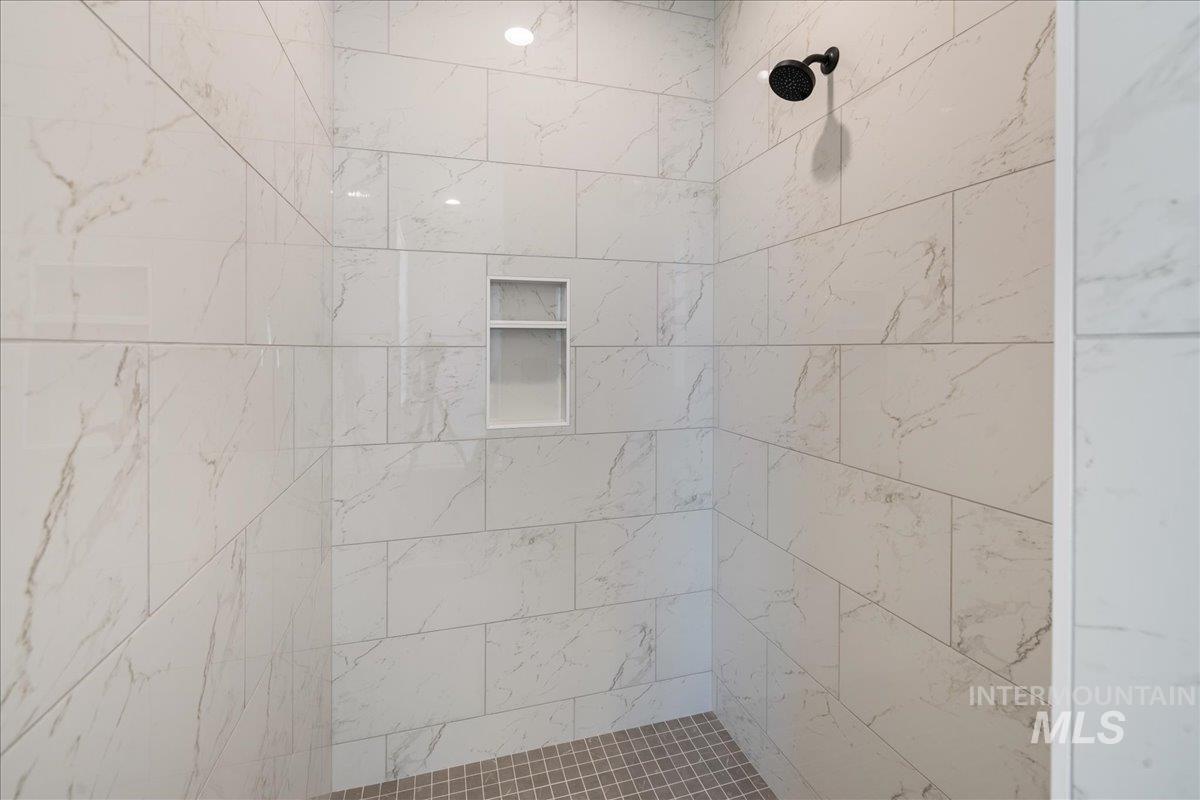 7402 E Newcastle Dr Property Photo 34