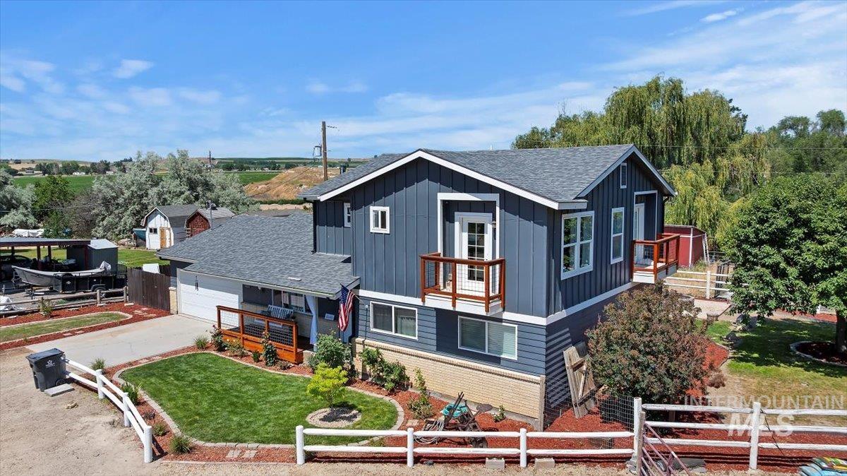 15916 Hill Top Cir Property Photo 1