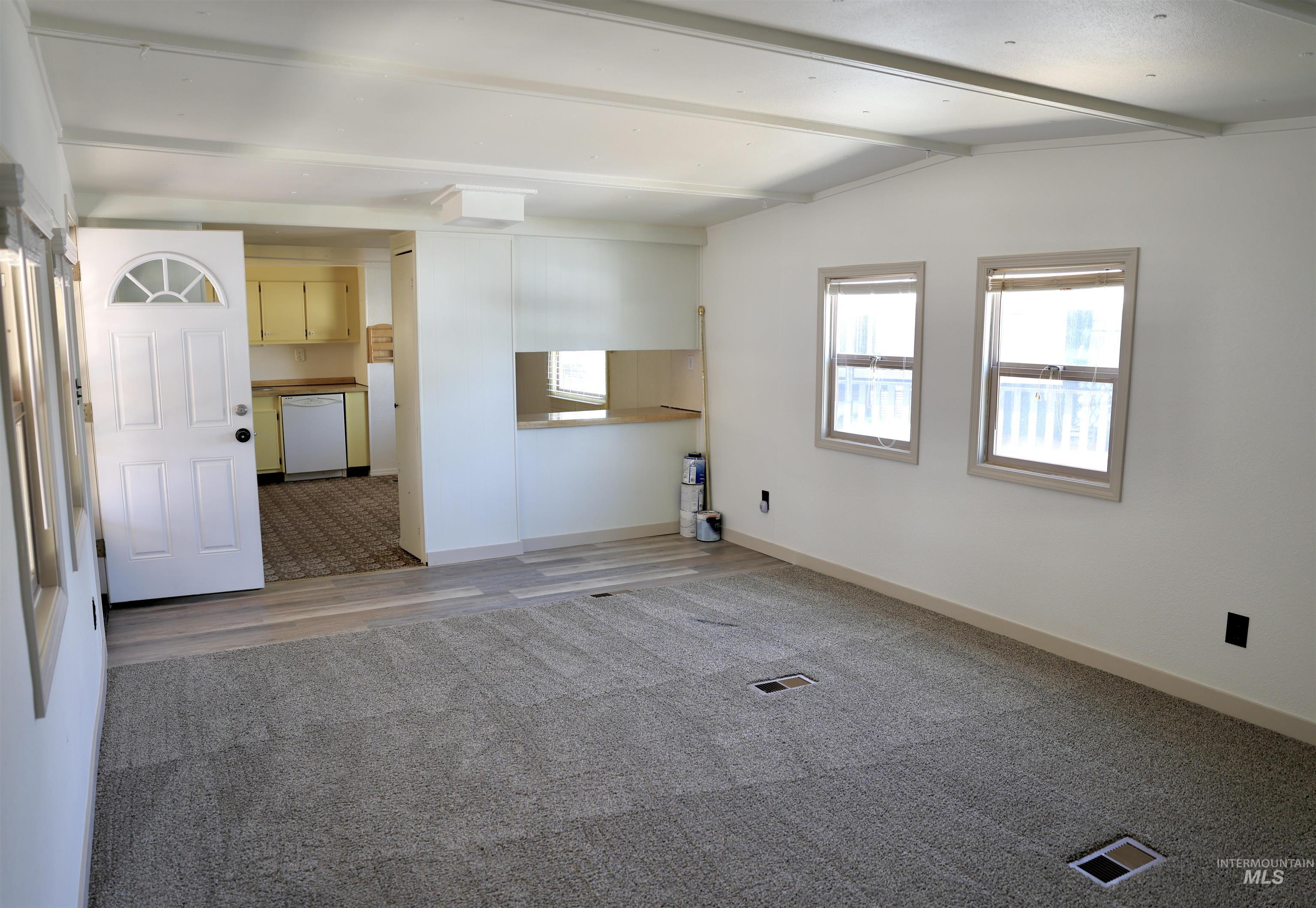 1640 E Main St Property Photo 4