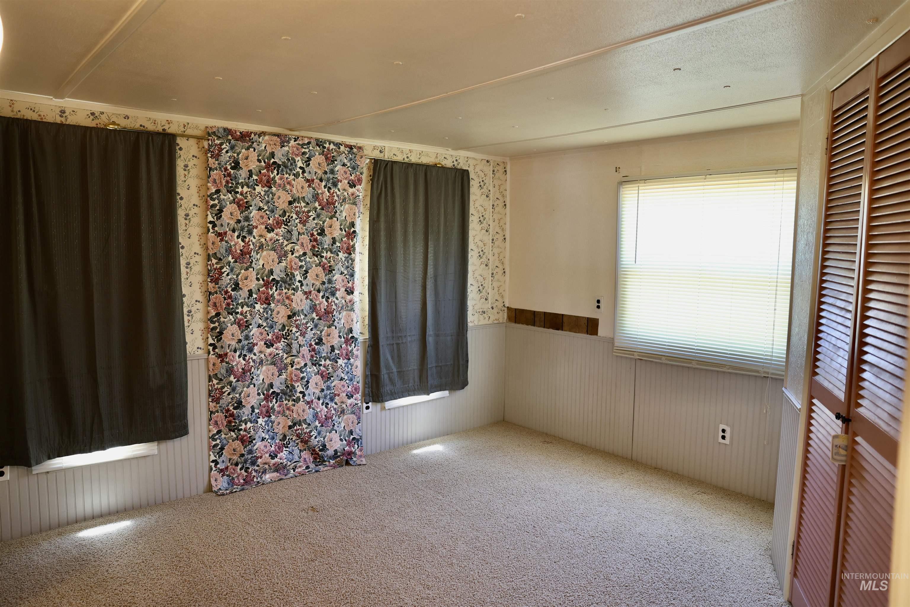 1640 E Main St Property Photo 11