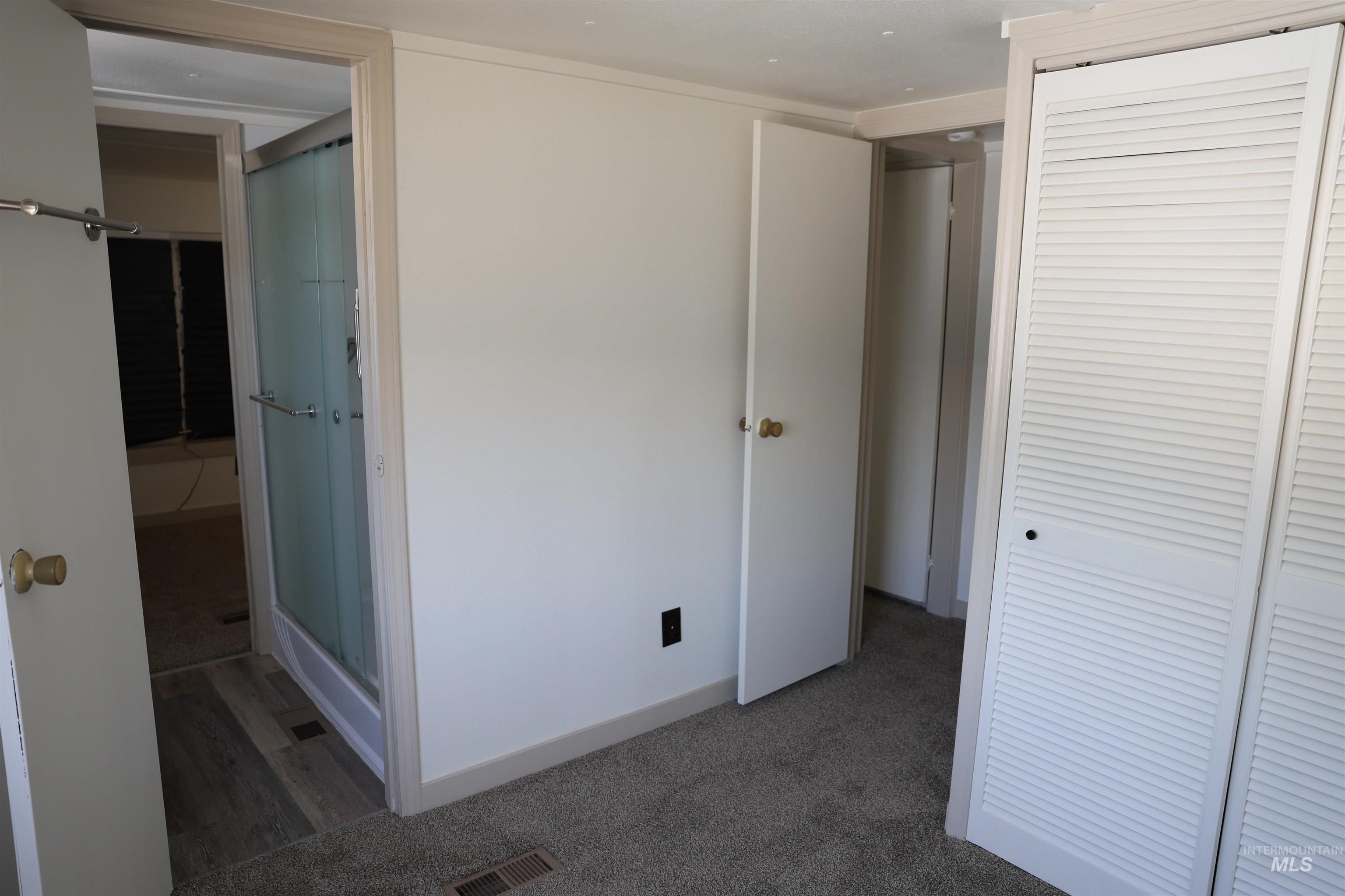 1640 E Main St Property Photo 13