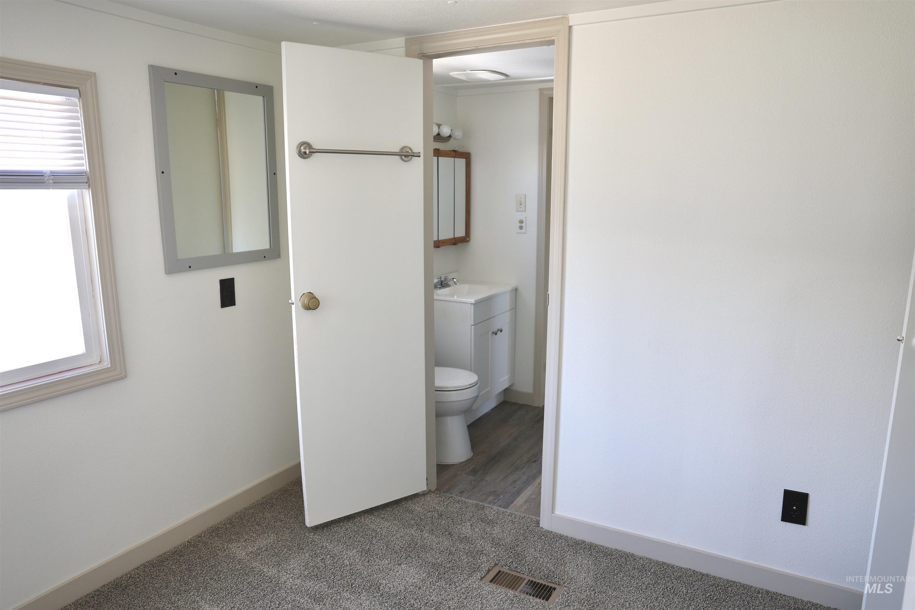 1640 E Main St Property Photo 14