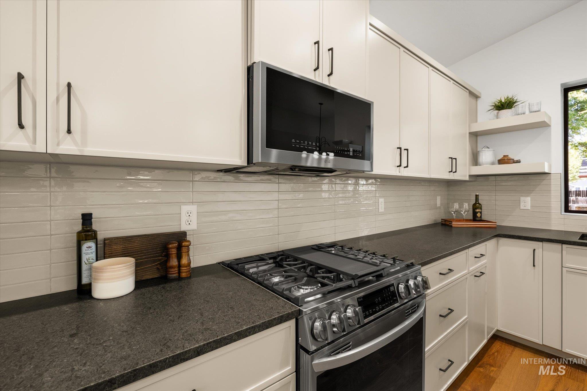 999 N Kimball St Property Photo 14