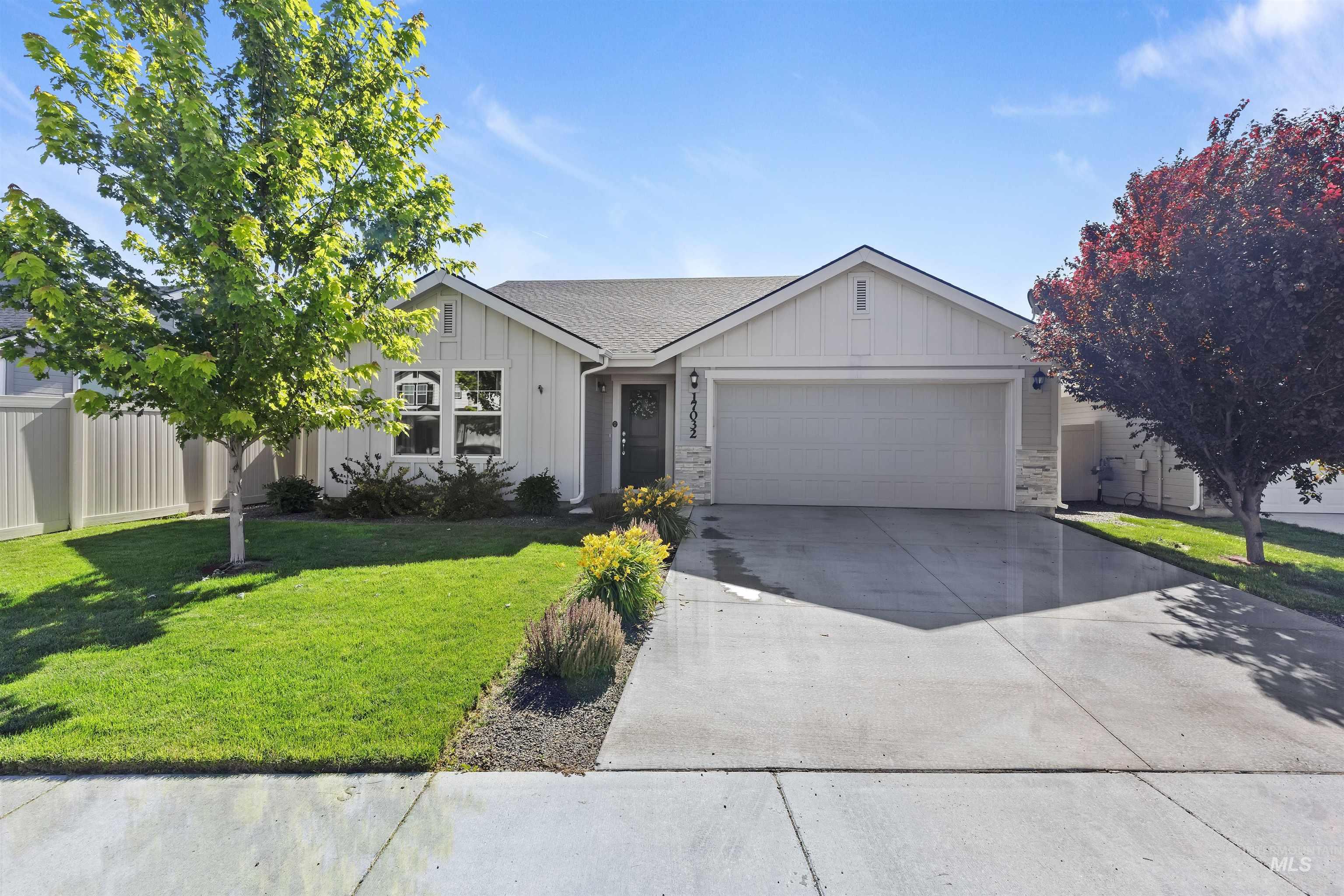 17032 N Thomas Paine Way Property Photo 1