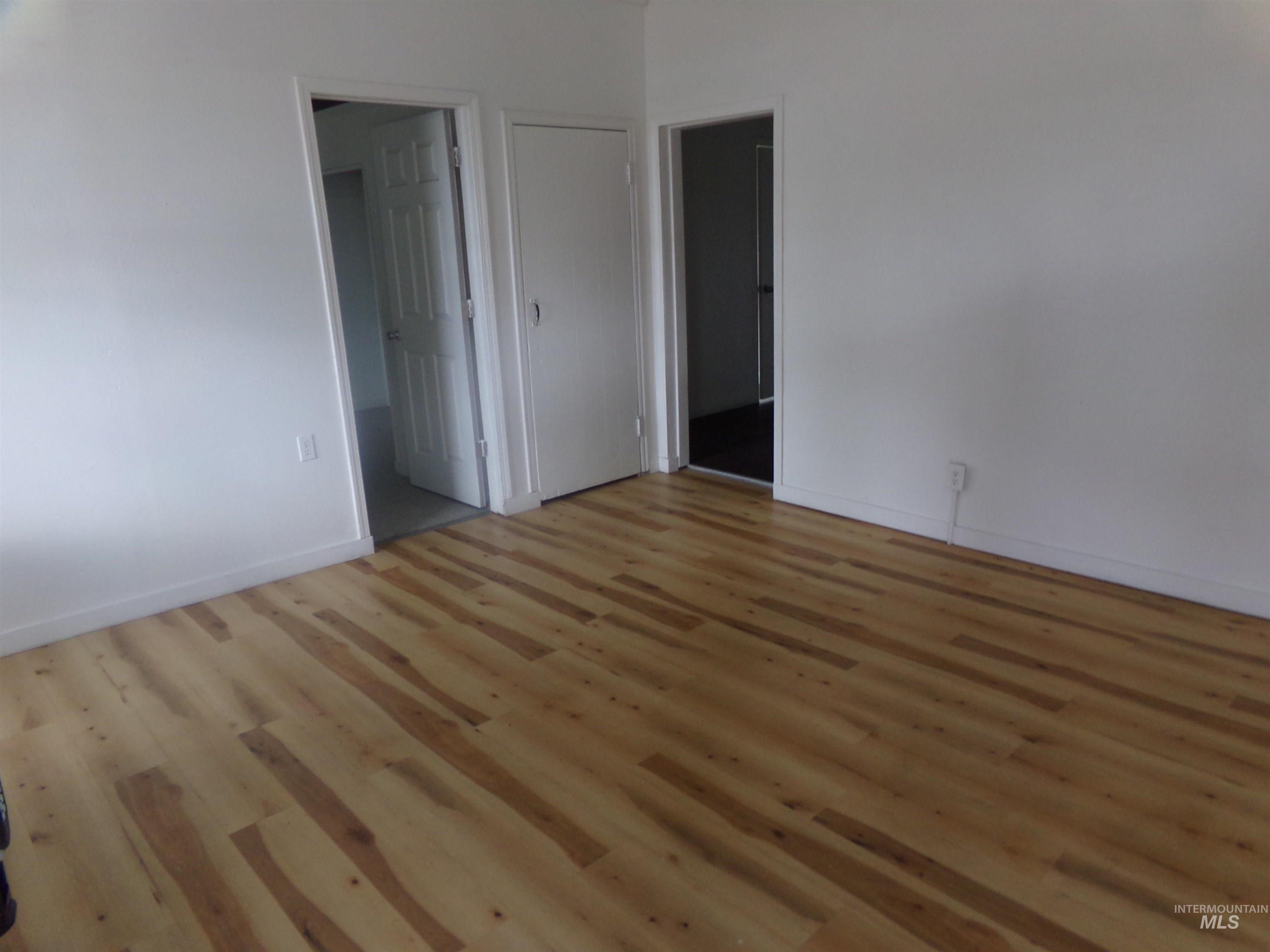 320 Miller St Property Photo 14