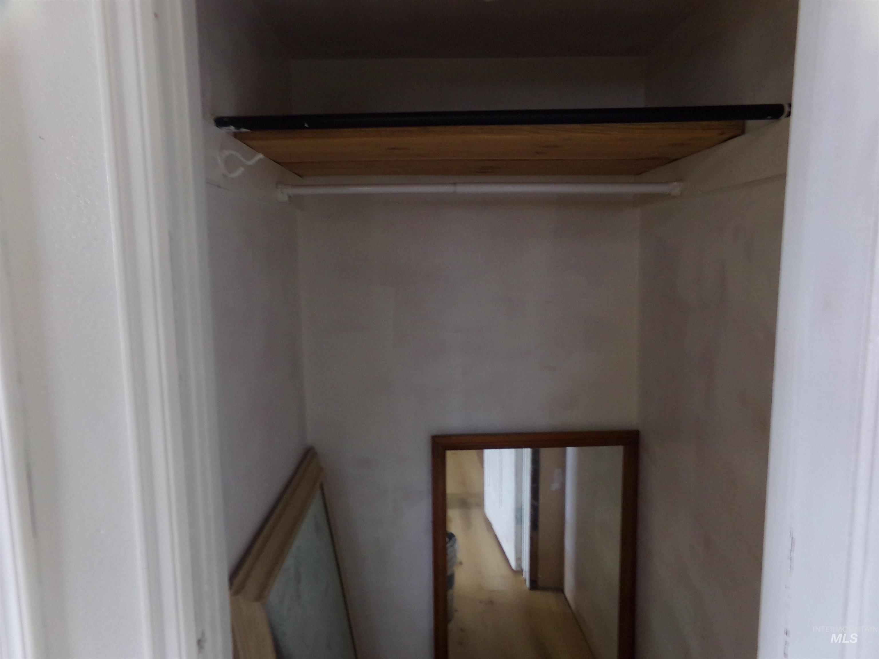 320 Miller St Property Photo 17
