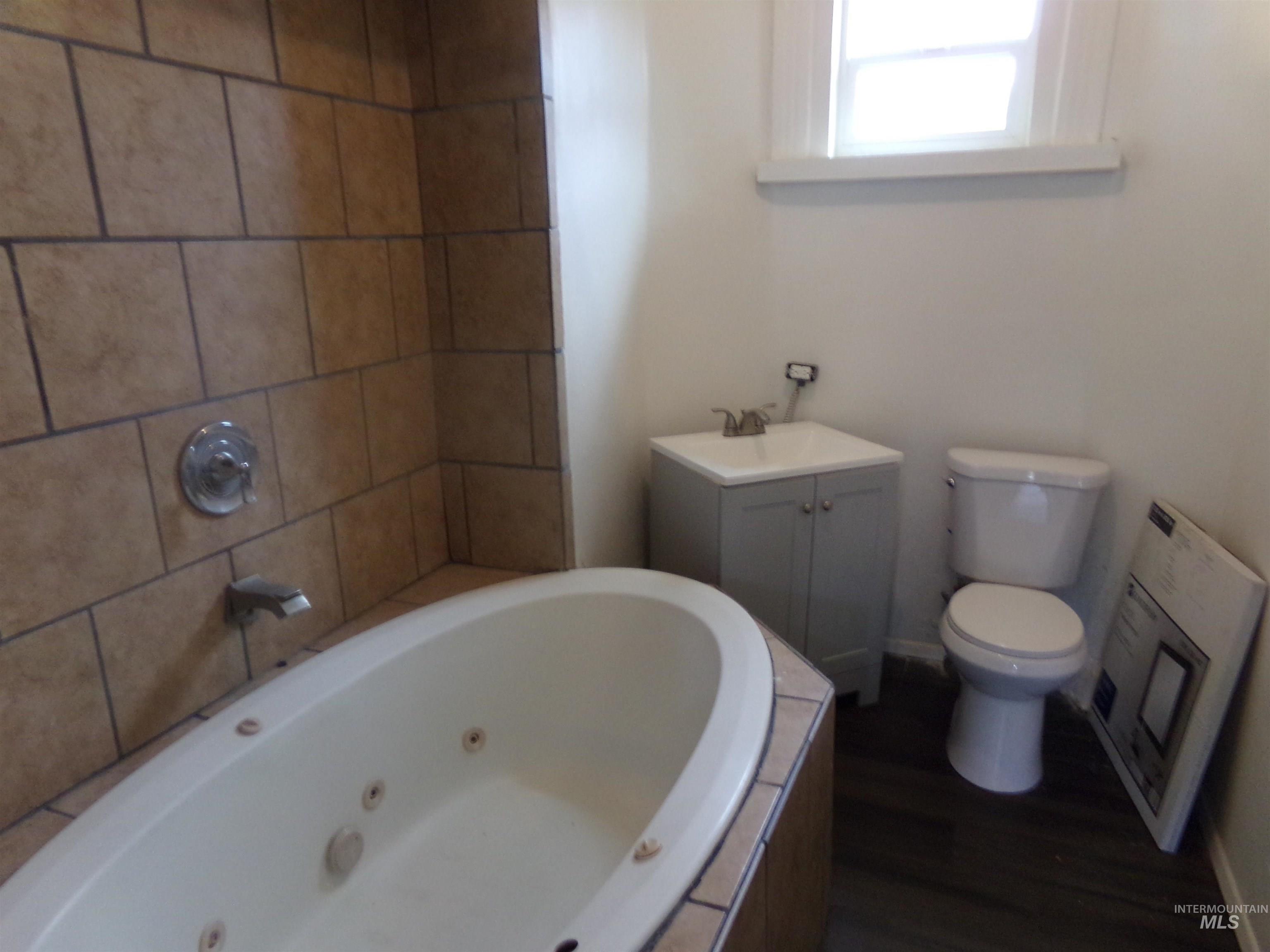 320 Miller St Property Photo 22