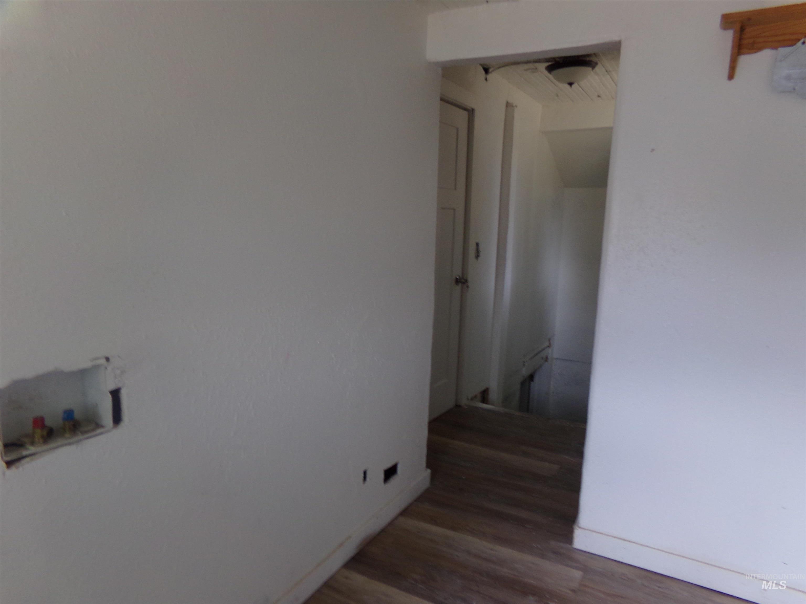 320 Miller St Property Photo 33