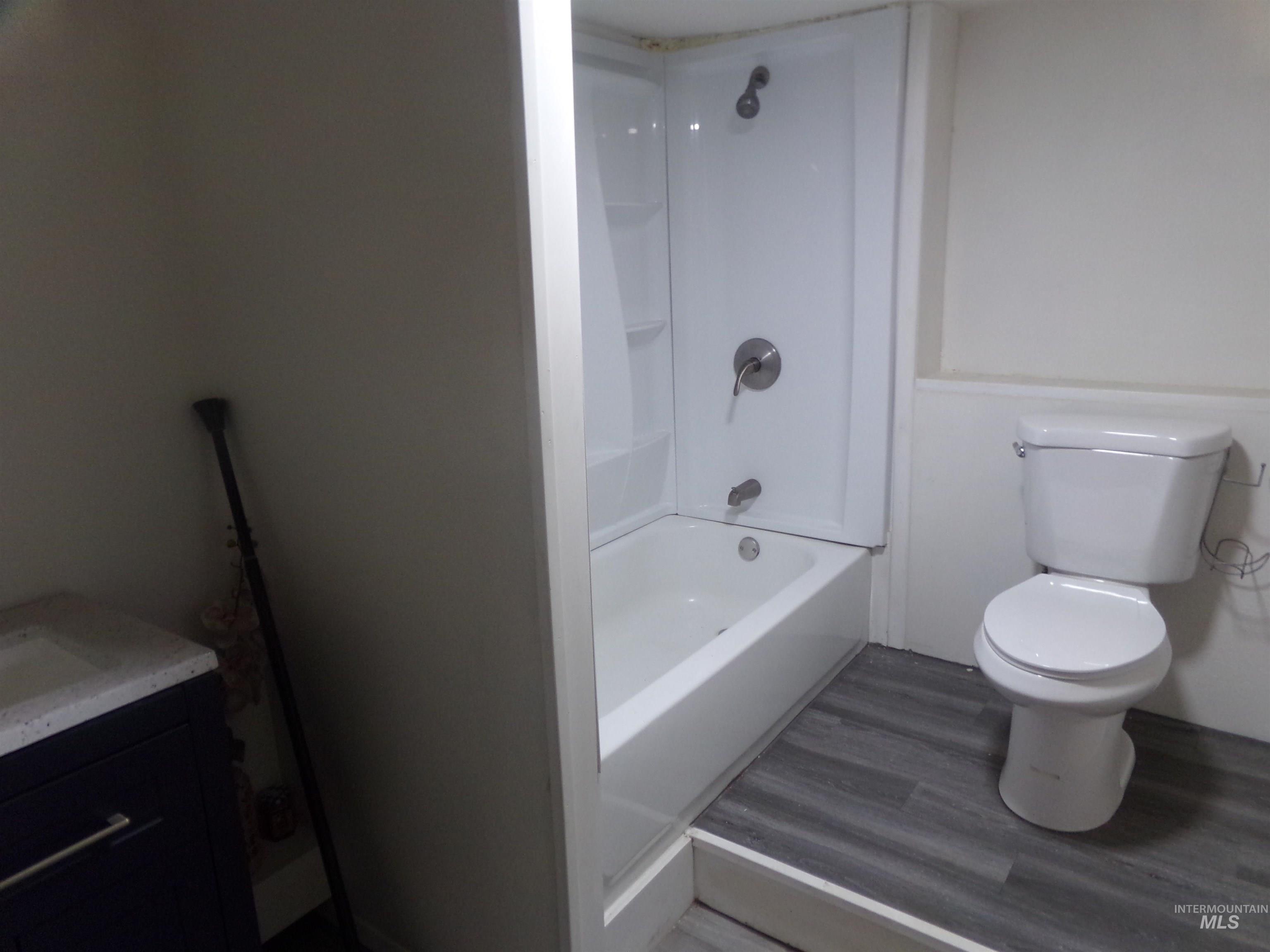 320 Miller St Property Photo 37
