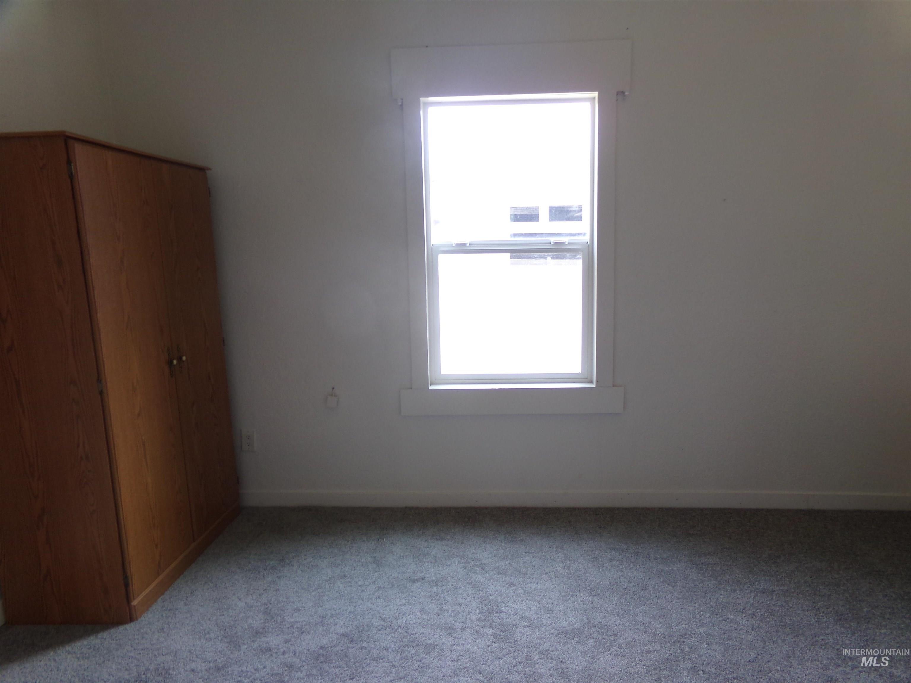 320 Miller St Property Photo 43