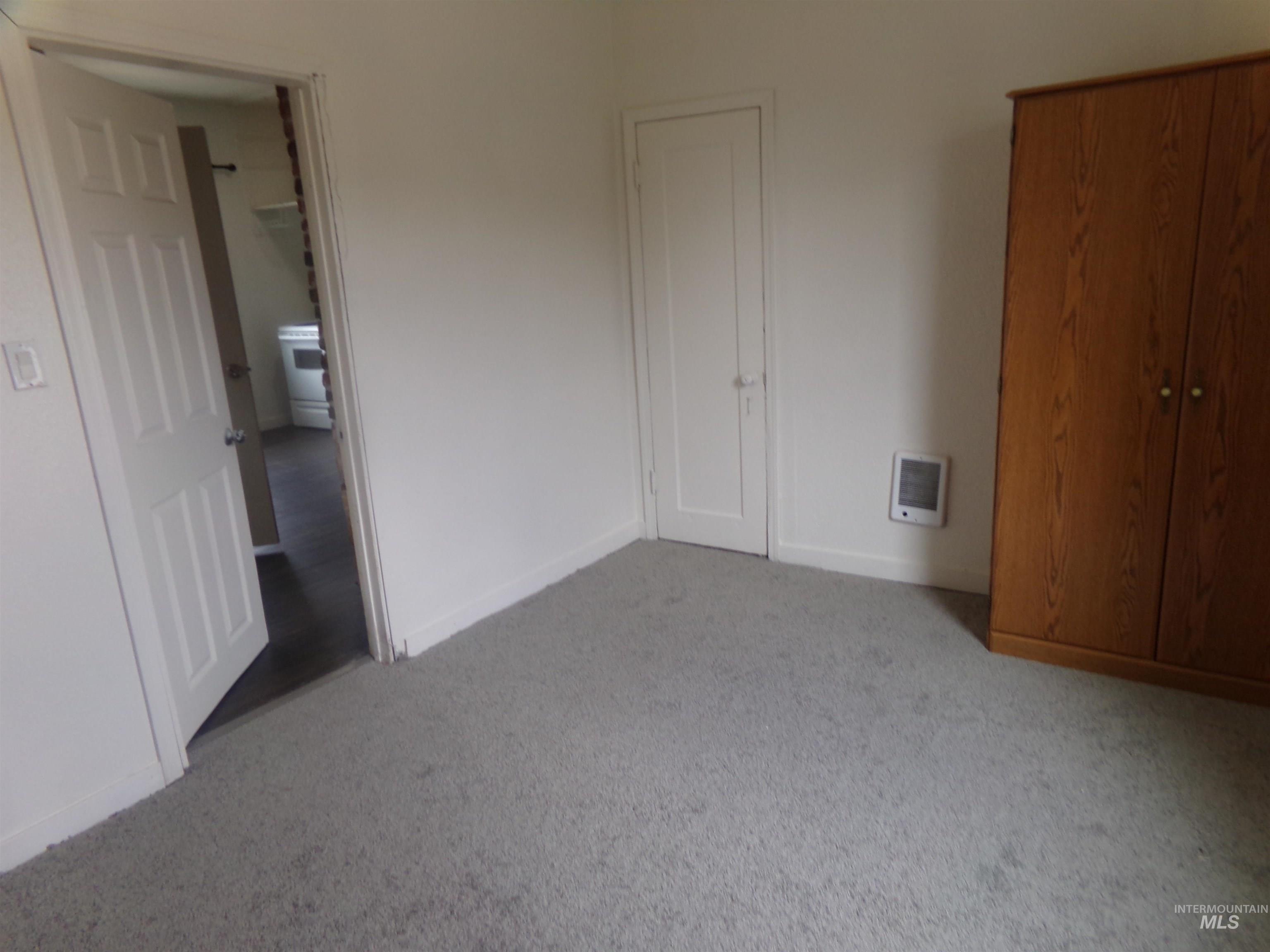 320 Miller St Property Photo 44