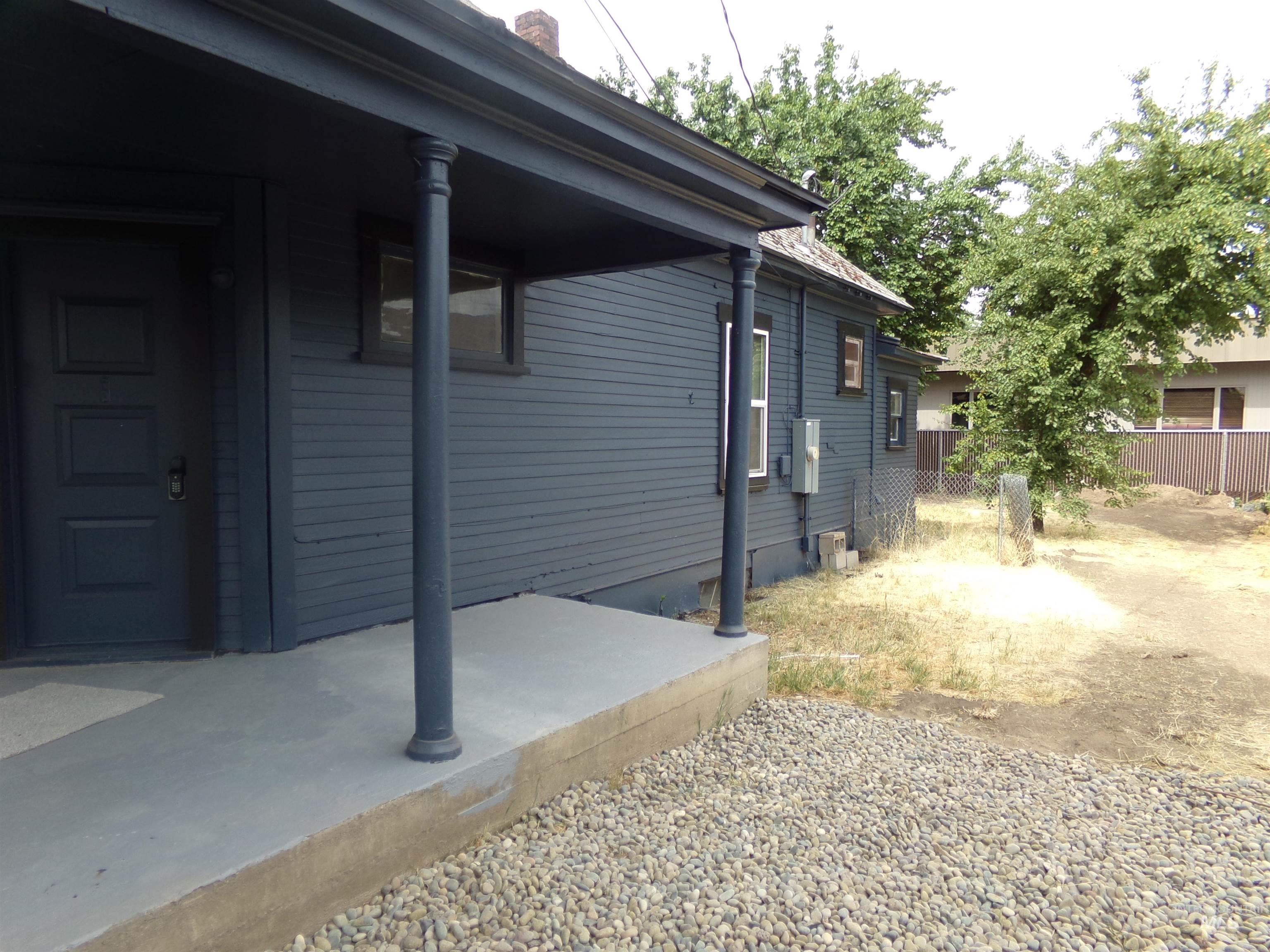 320 Miller St Property Photo 50
