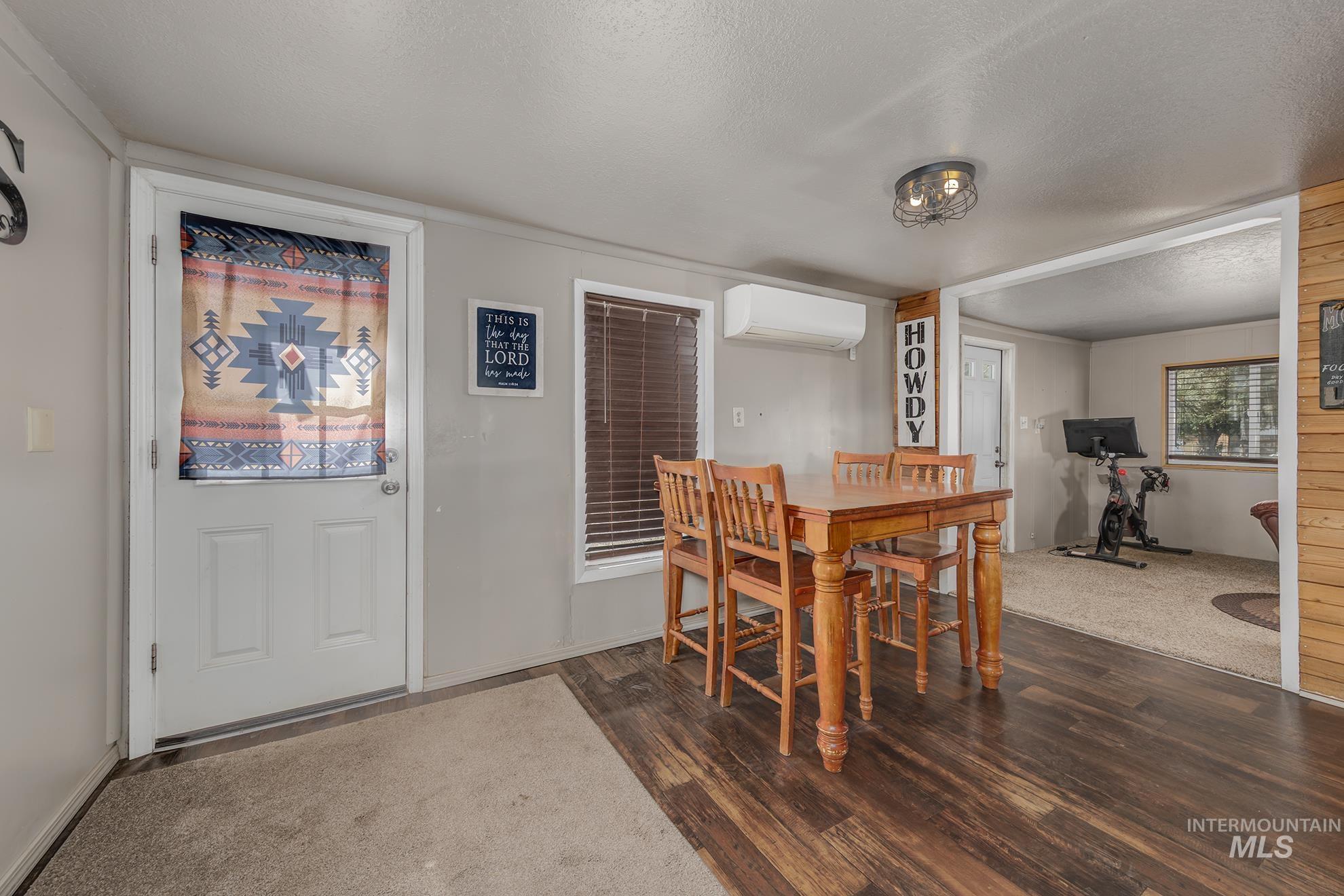 1025 W Galloway Ave Property Photo 8