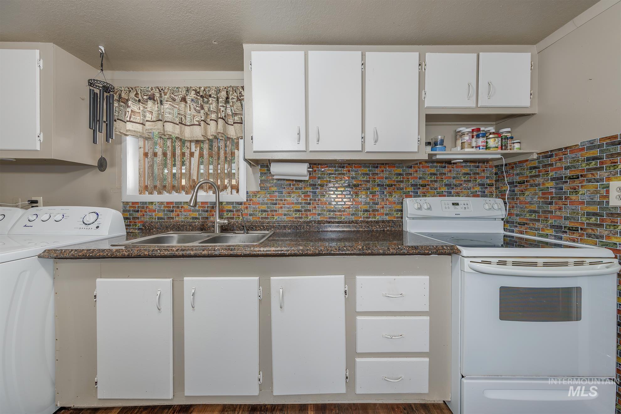 1025 W Galloway Ave Property Photo 10