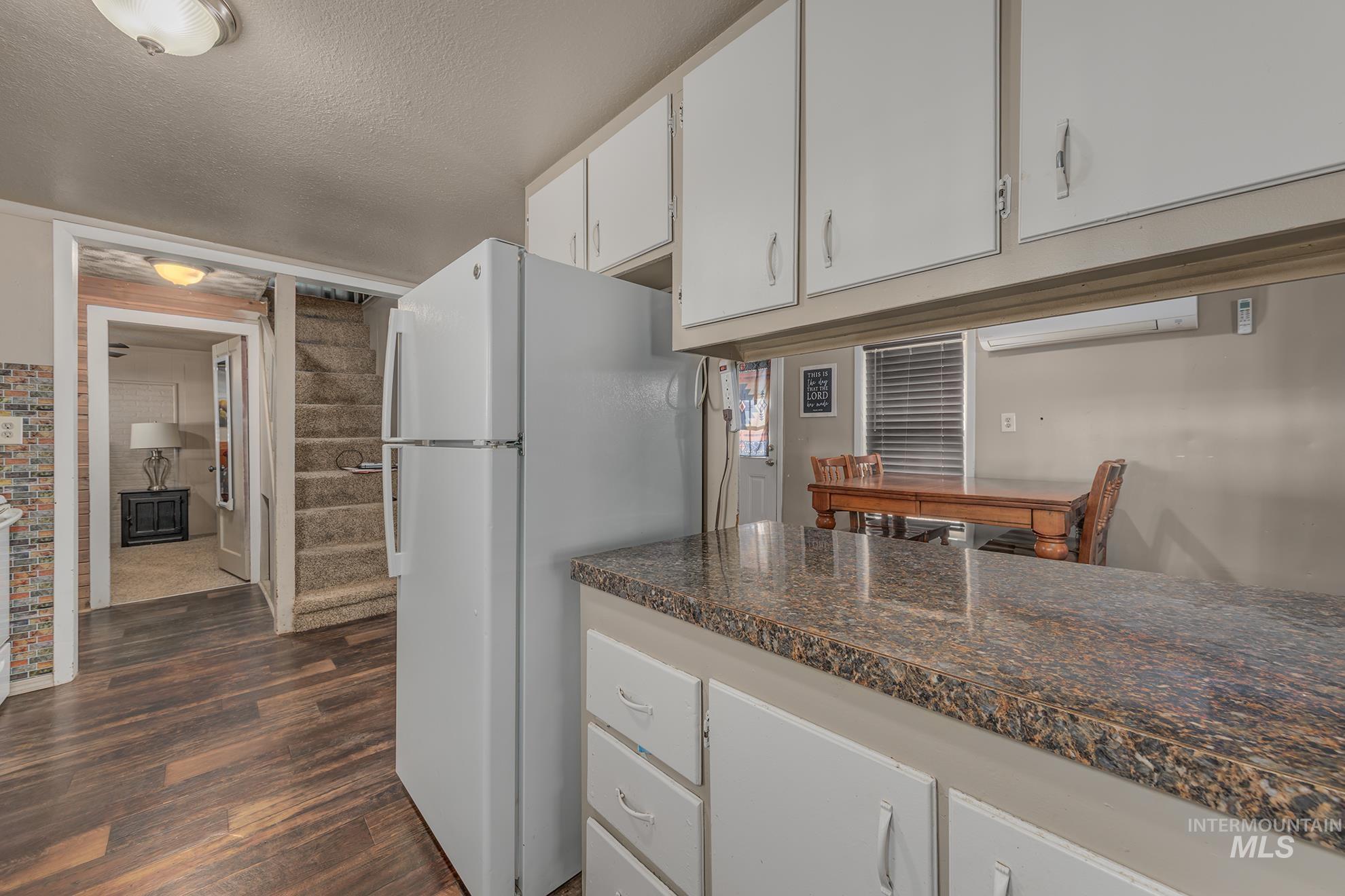 1025 W Galloway Ave Property Photo 11